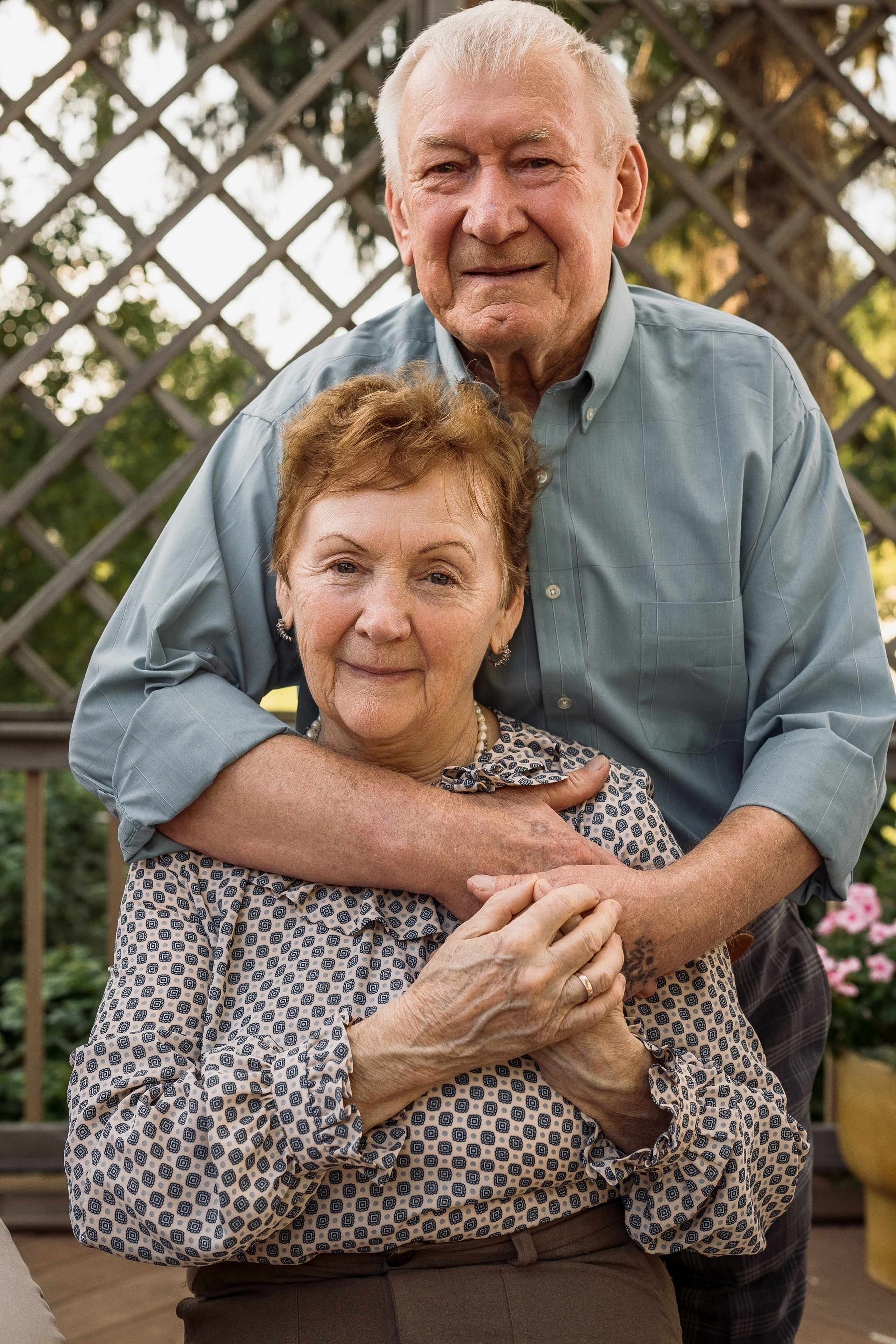 Big happy family. At home. Wedding and family photographer and videographer PA, NJ, NY, DE, MD