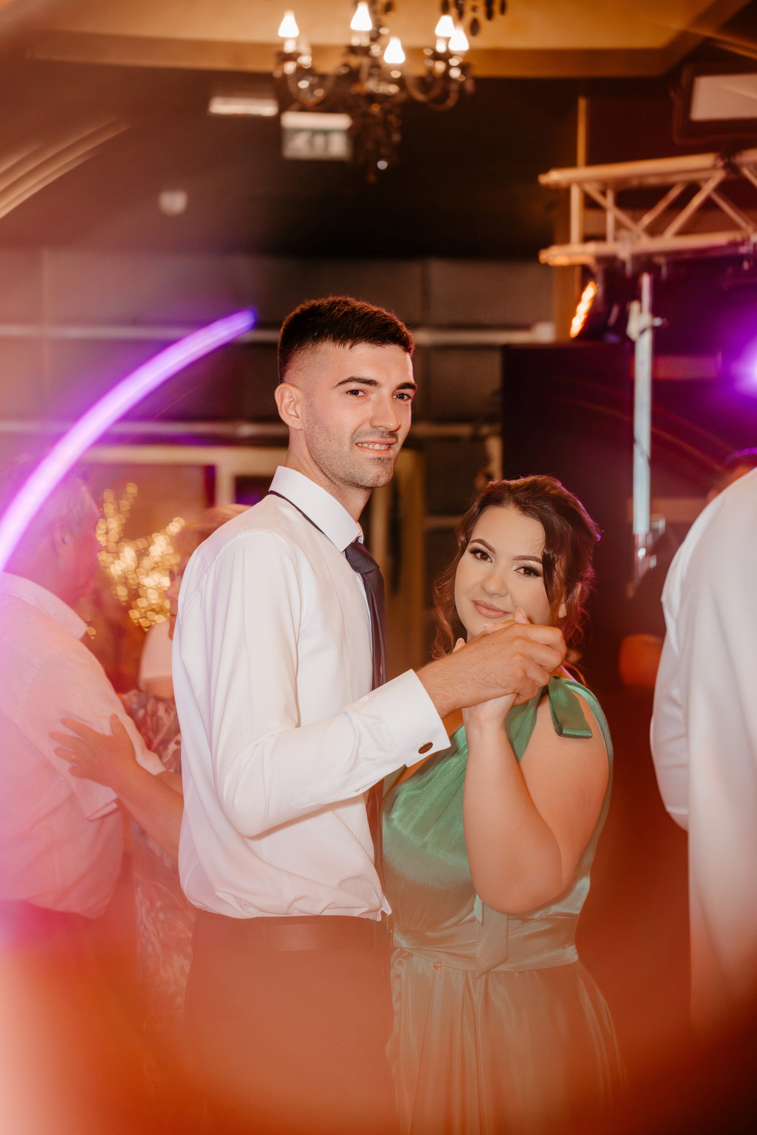 Larisa Ioana. Raw Studio. Fotograful tau de nunta!