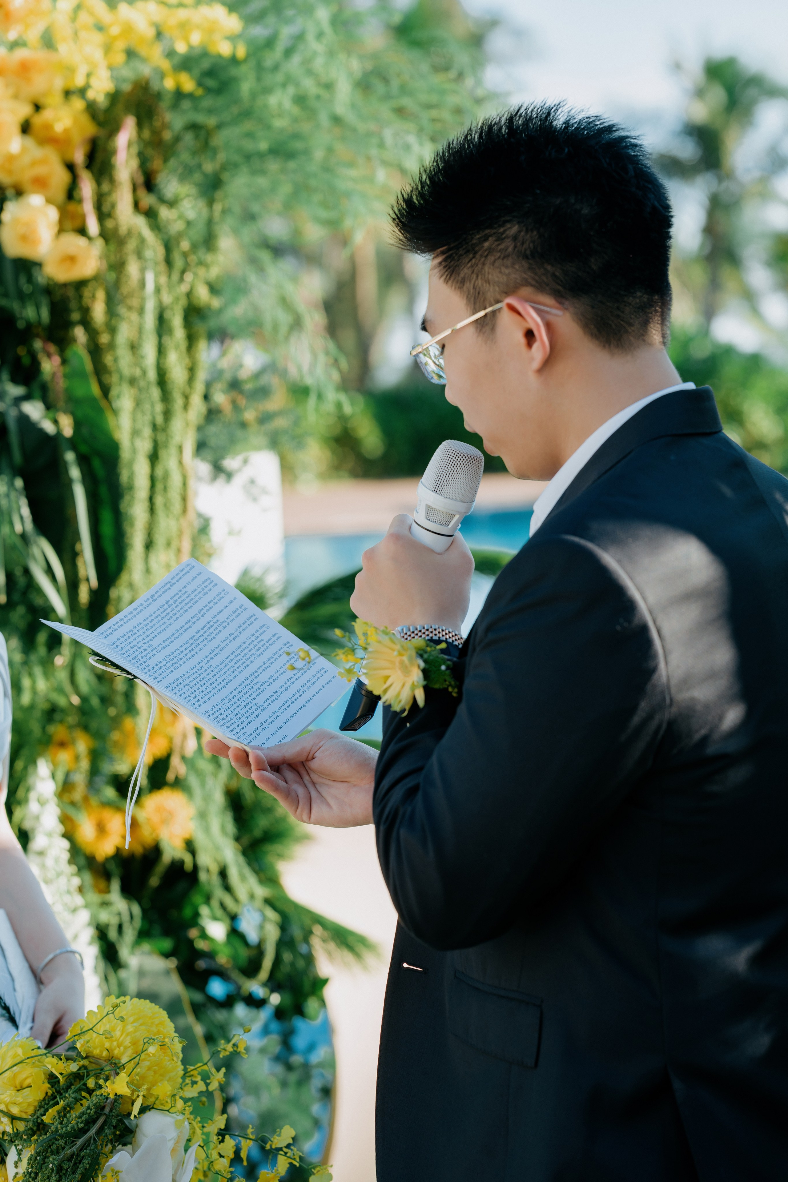 DUC HOANG & HUONG ANH / The Vows. Saigon Wedding Present | Art Beyond Moments