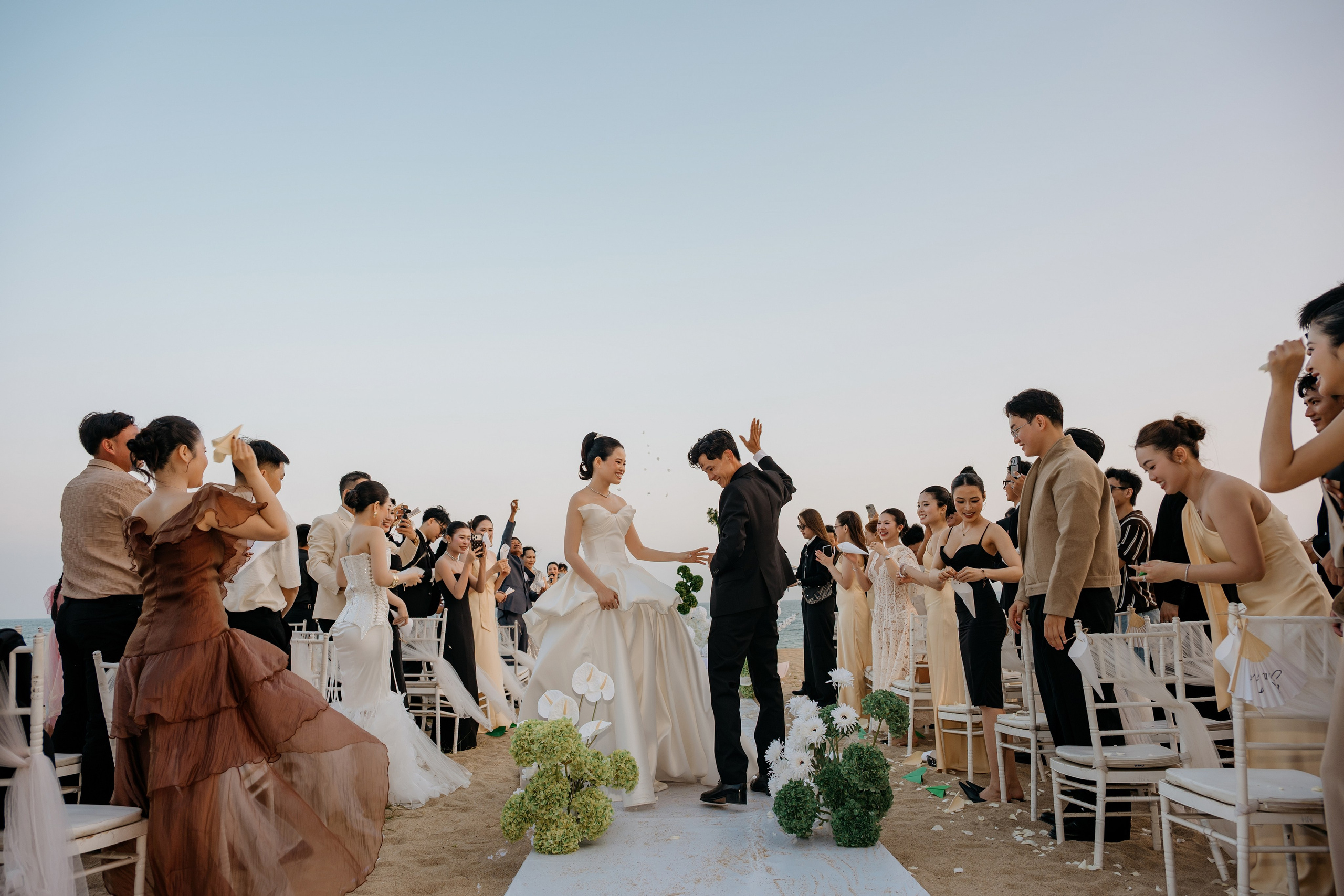 DIEU & THINH/Destination Wedding. Nhiếp ảnh gia đám cưới hàng đầu tại Thành Phố Hồ Chí Minh
