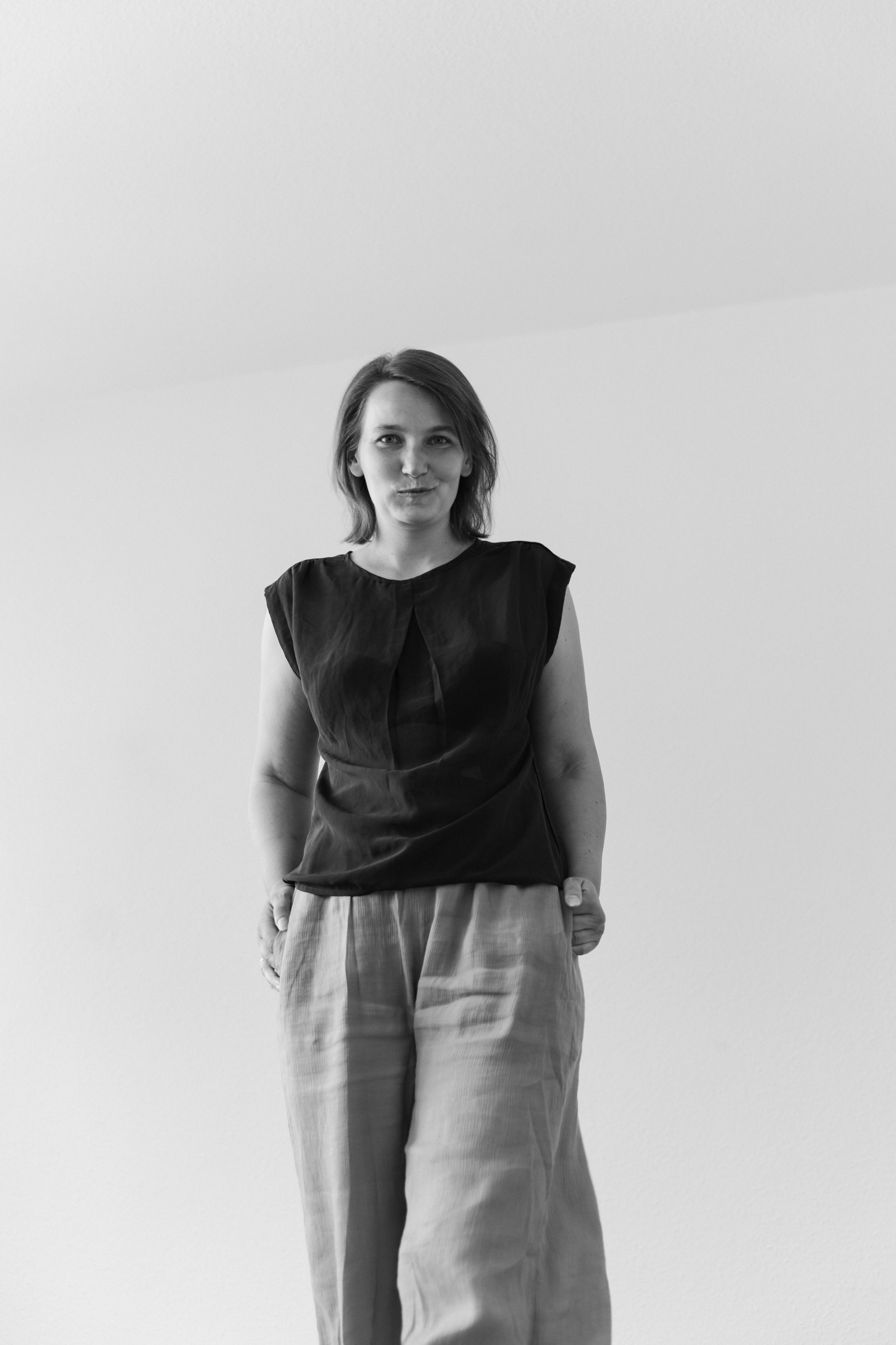 Schwarz-Weiß-Fotoshooting im Studio. Schwarz-weiß Fotografie in Münster. Fotografin Viktoria Roschen