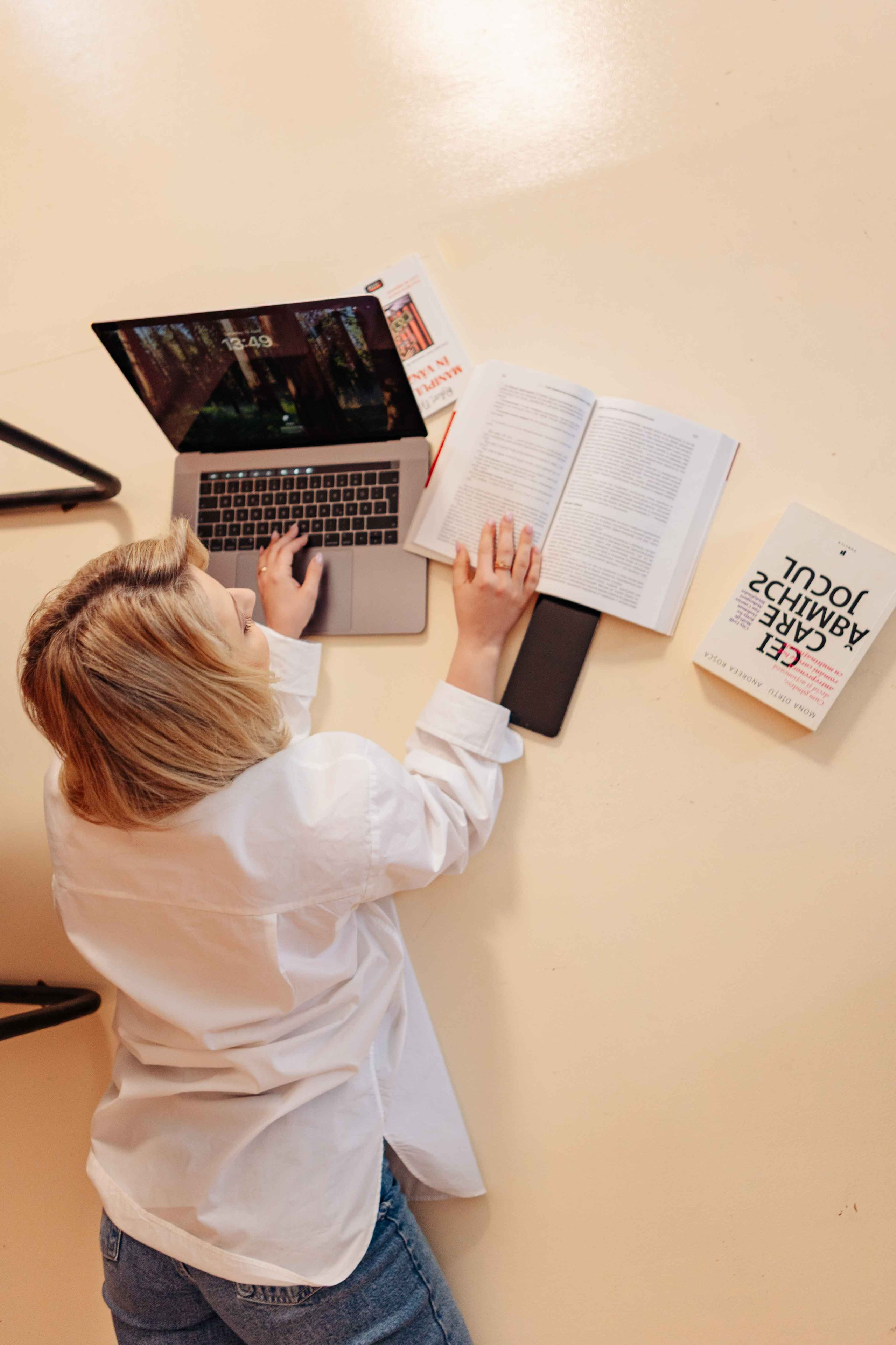 Laura. Cristina Andronache fotograf Brașov fotograf de familie fotograf de nunta Brașov