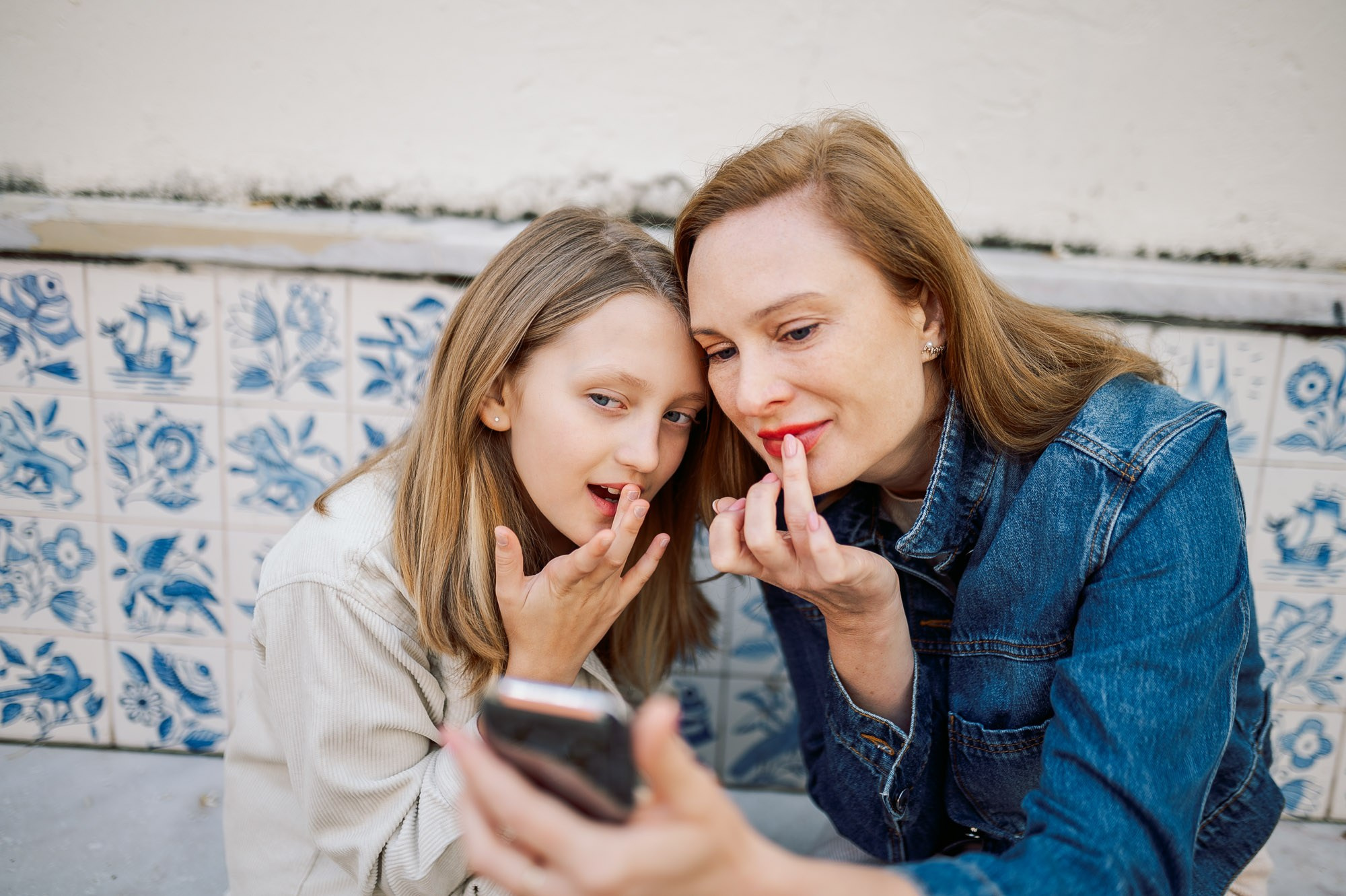 photoshoot in Alfama, Lisbon, фотосессия в Алфаме, Photo shoot for mum and daughter