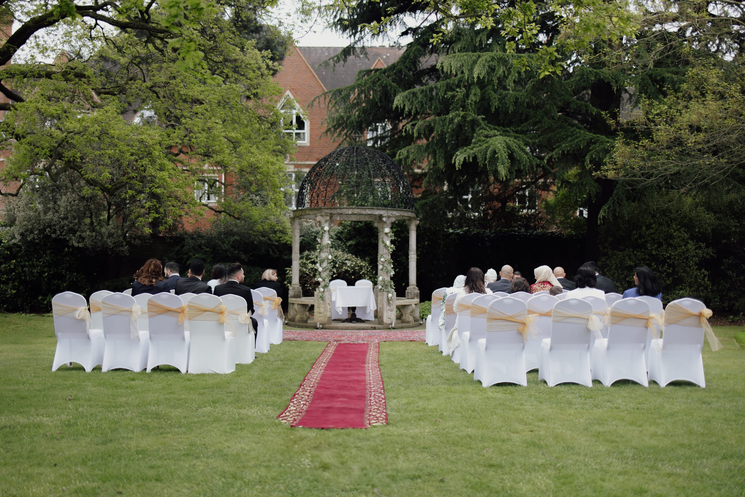 Elegant Wedding Photo Gallery. Timeless Wedding & Events Photography. Based in London, working across Europe