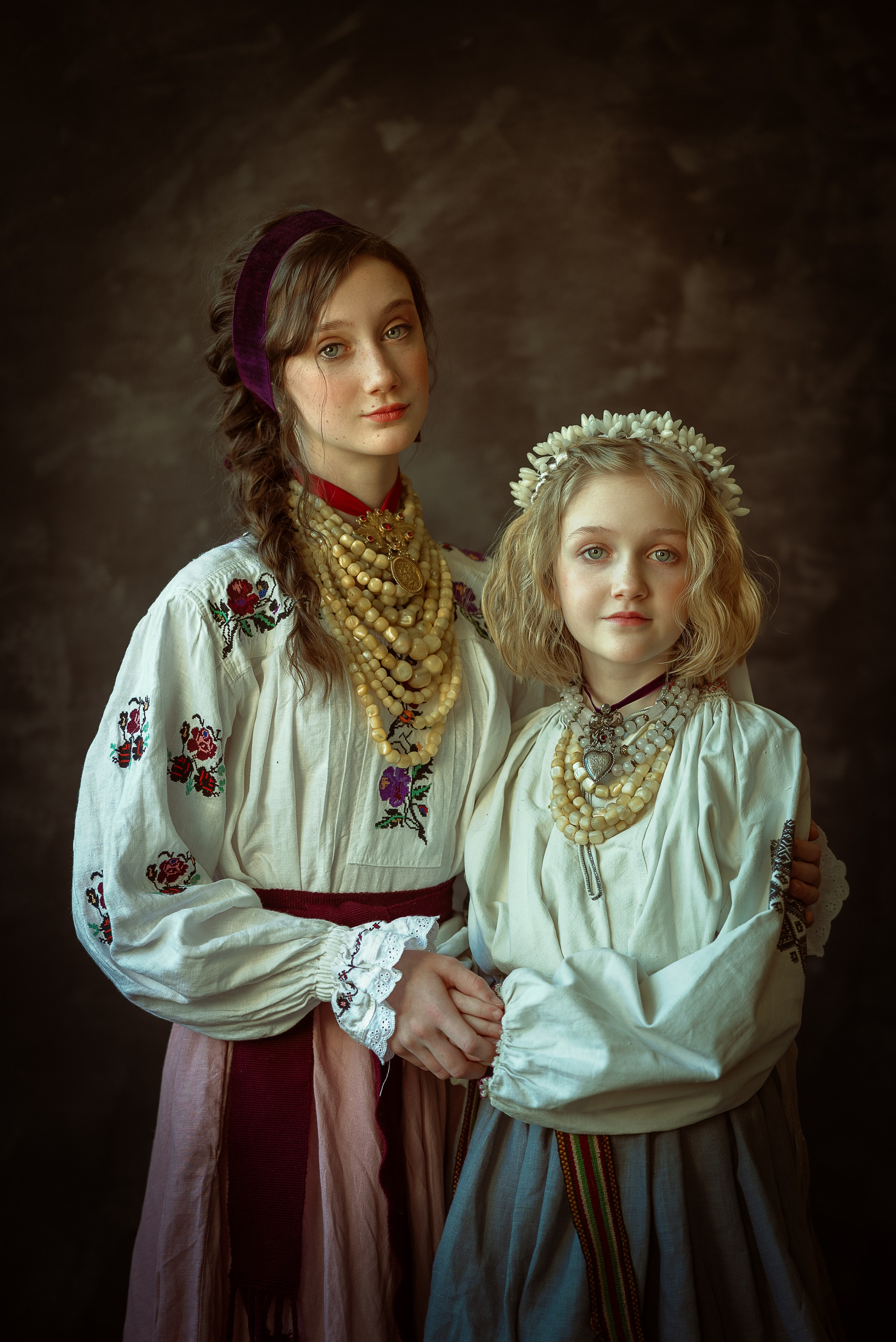 Dasha & Sofia. Victoria Lyubchenko — fine art photography in Bismarck, ND
