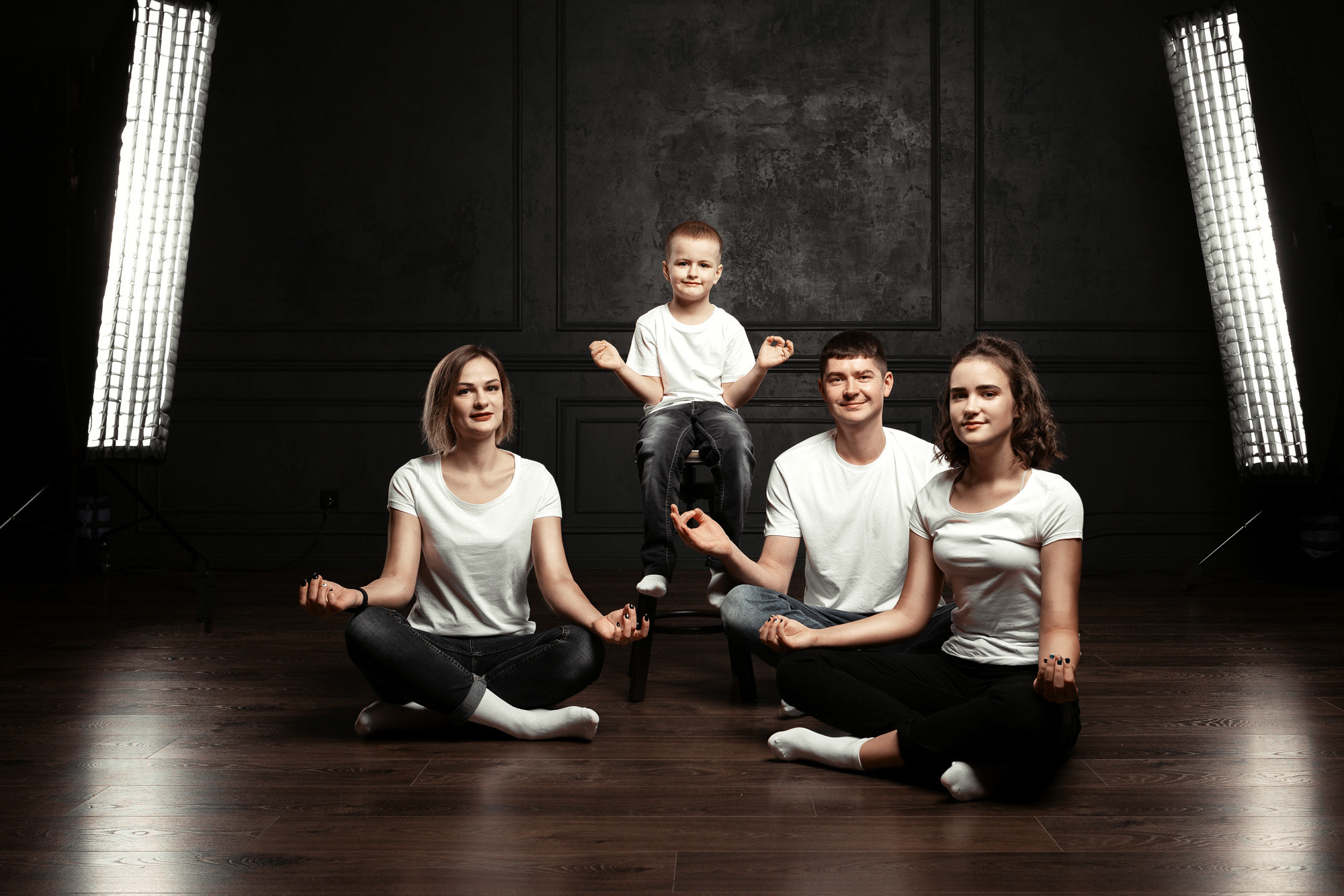 Sesja rodzinna w studio. Dimitri Ilkov Photography — Capturing Life’s Moments in Edmonton, Cana