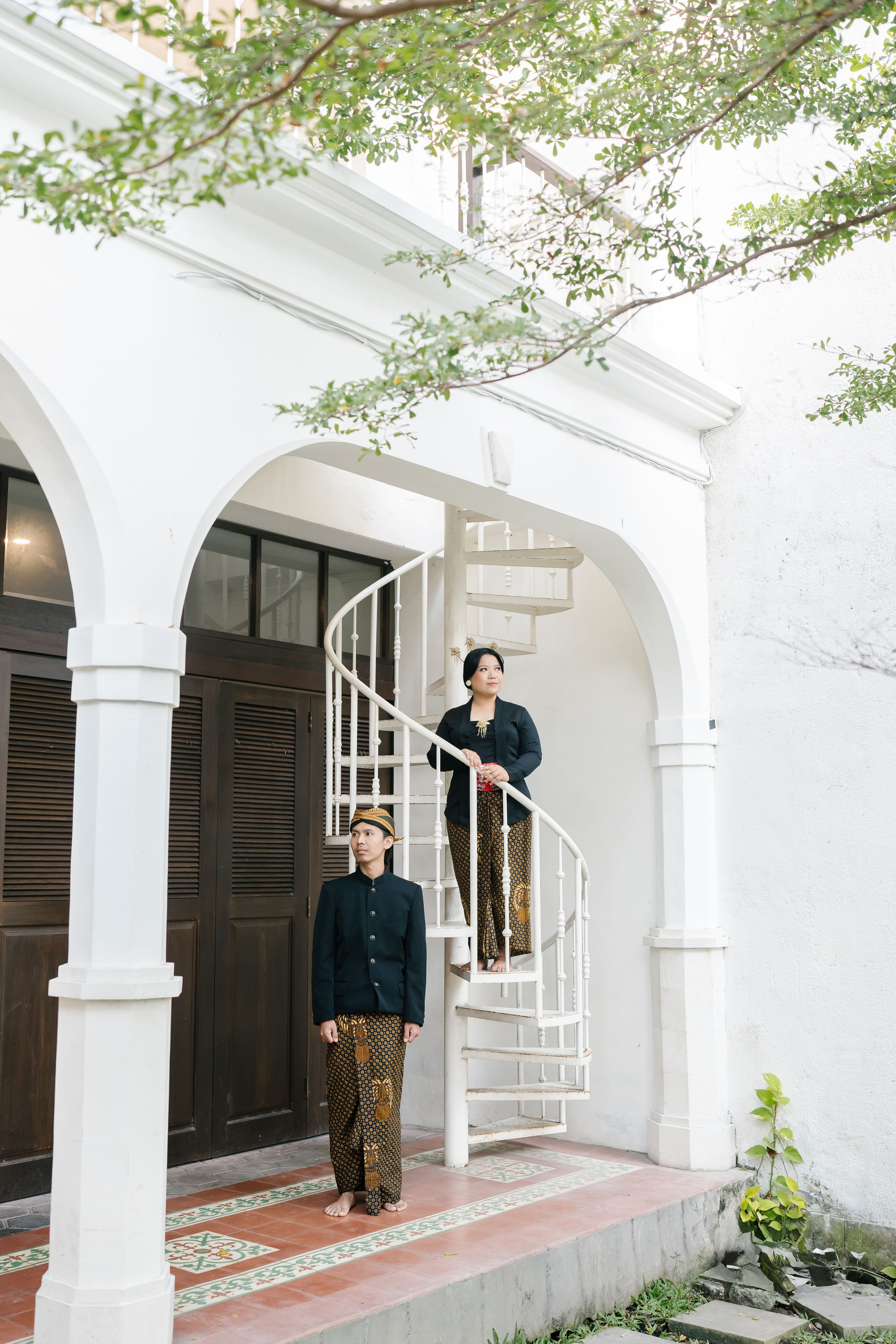 Prewedding Photo Shoot with Javanese style. Female Photographer in Bali