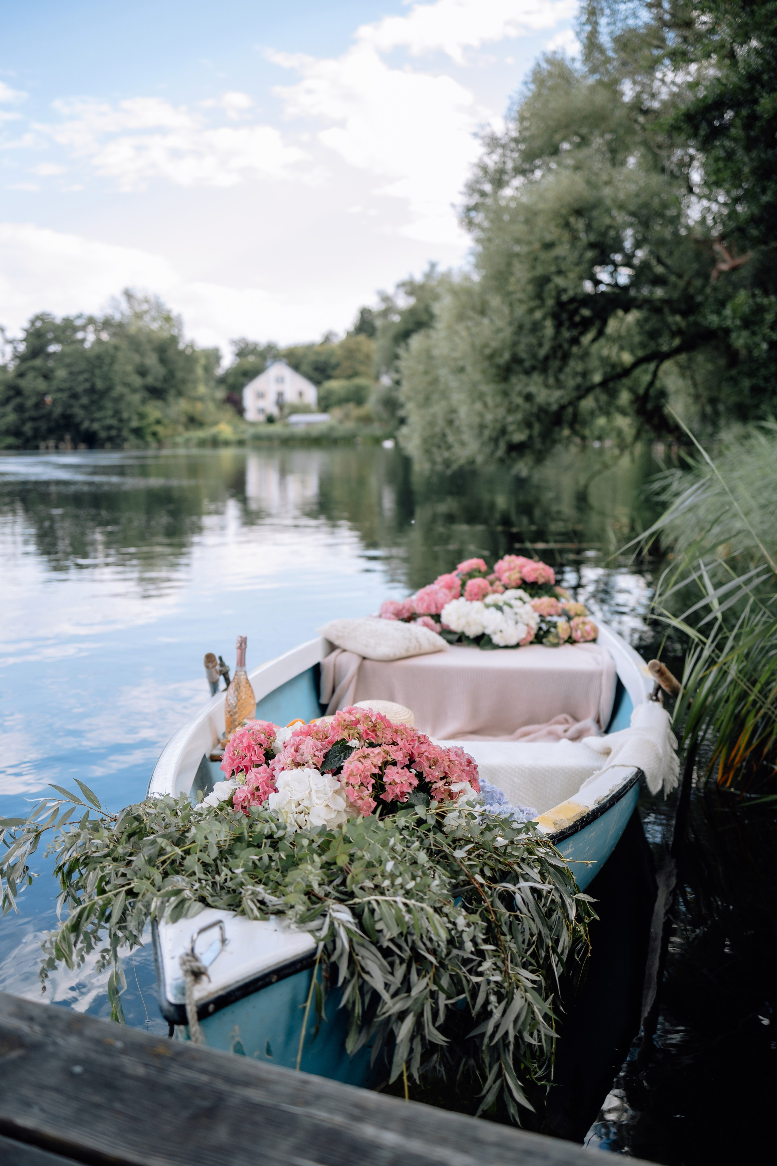 Das Boot mit Blumen. Hochzeitsfotograf München Taufe Familienfotograf Tanja Mauke