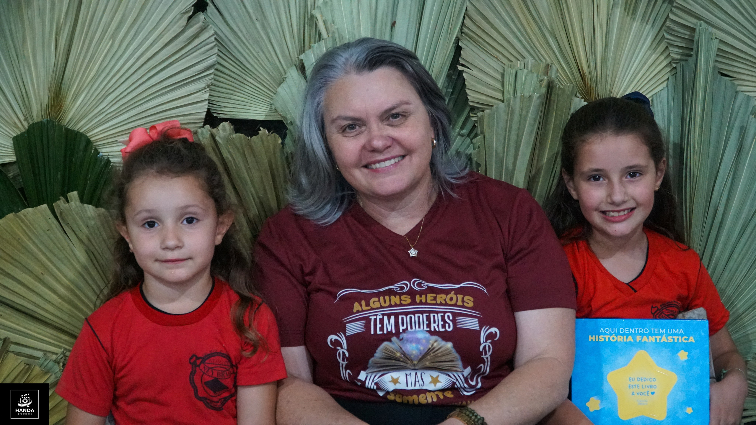 Noite autógrafos colégio Aurélio Buarque de Holanda. Handa Produções