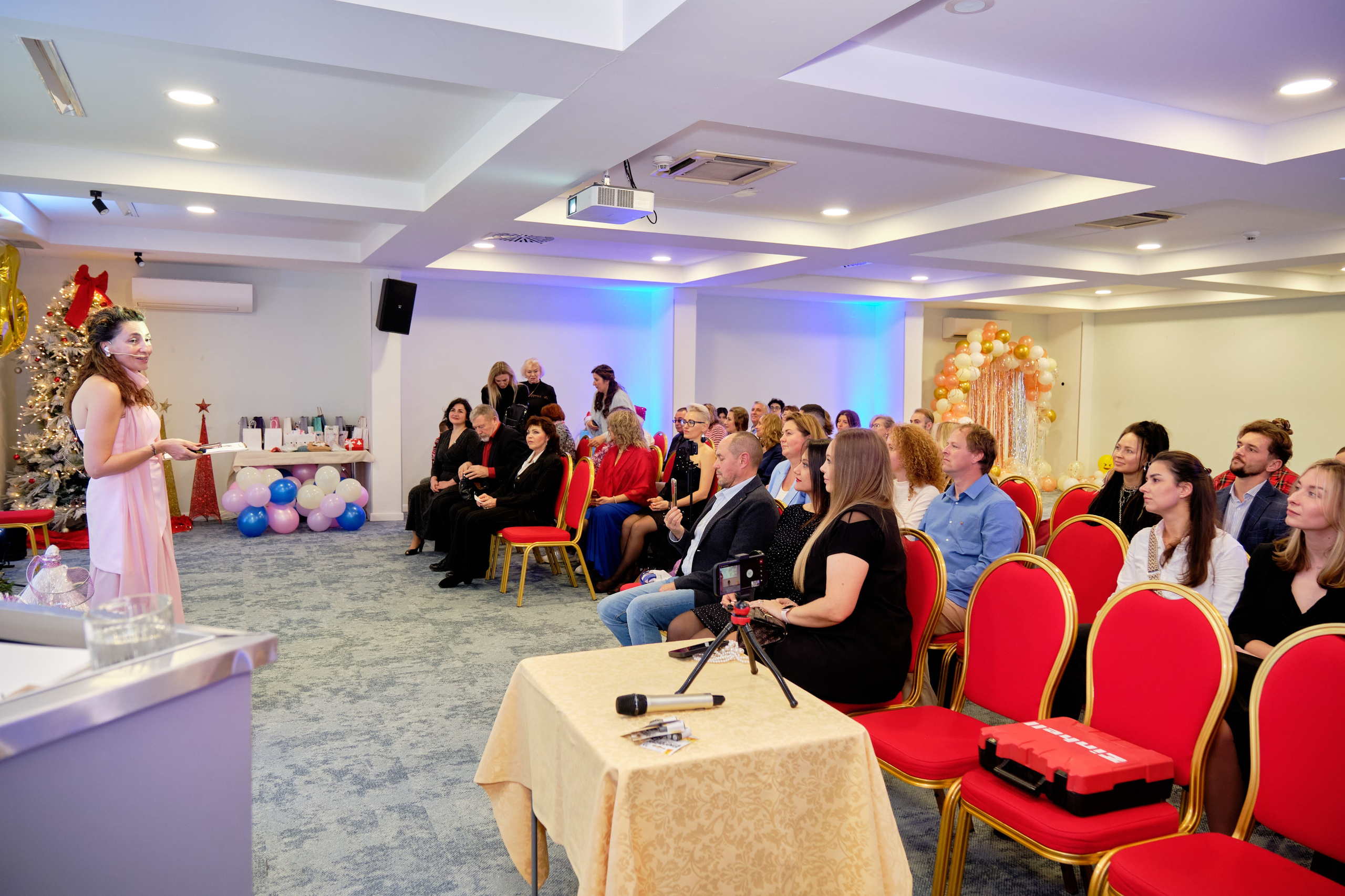 Фоторепортаж з благодійного Новорічного балу у Чорногорії. Портретний фотограф Альона Новгородцева