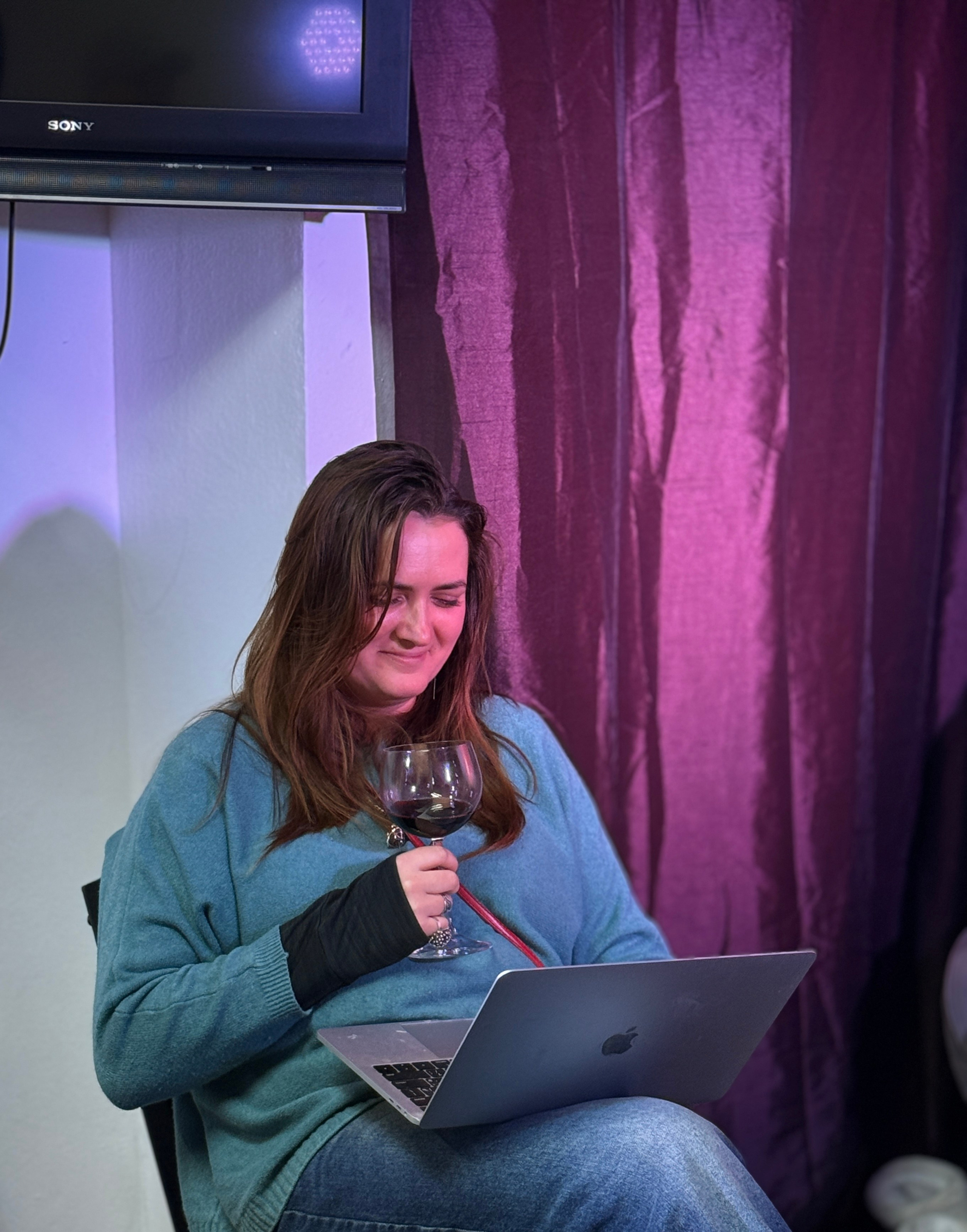 Фоторепортаж вистави у Будві. Портретний фотограф Альона Новгородцева