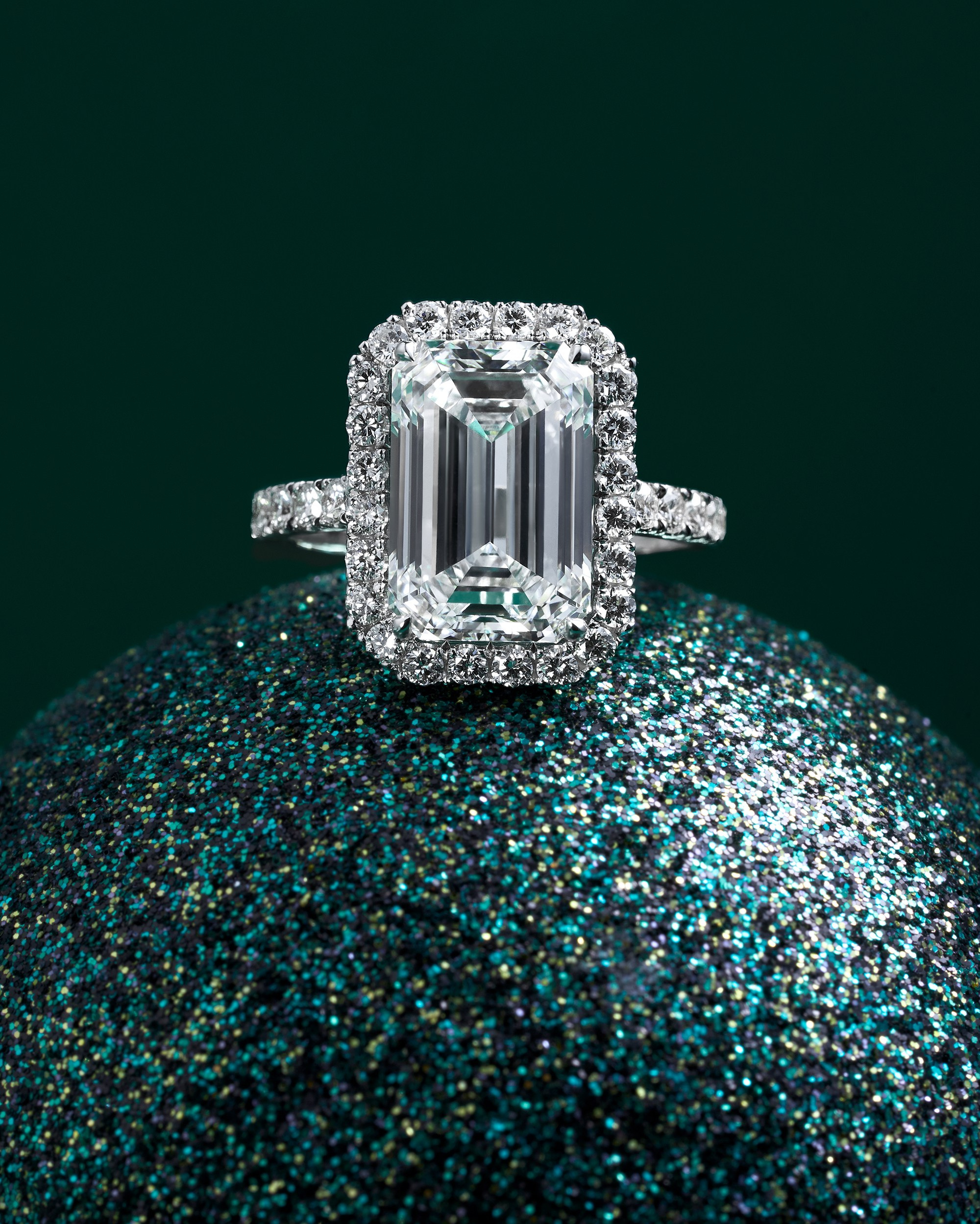 JEWELLERY. Fashion and advertising photographer Alina Mikhalkovich Dubai