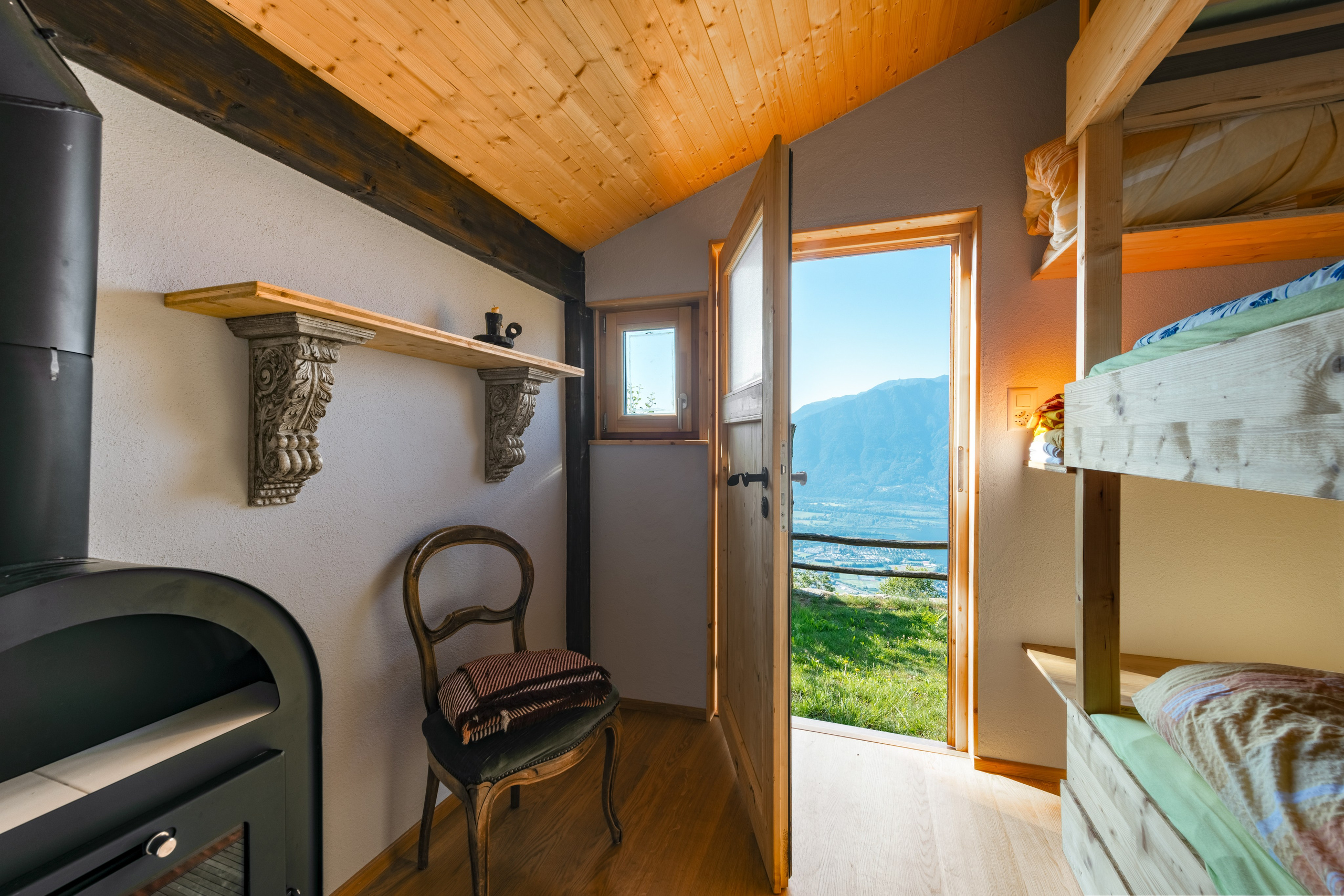 Rustico, VAL RESA, TICINO. Hallo! Ich bin Elena und arbeite als Immobilienfotografin