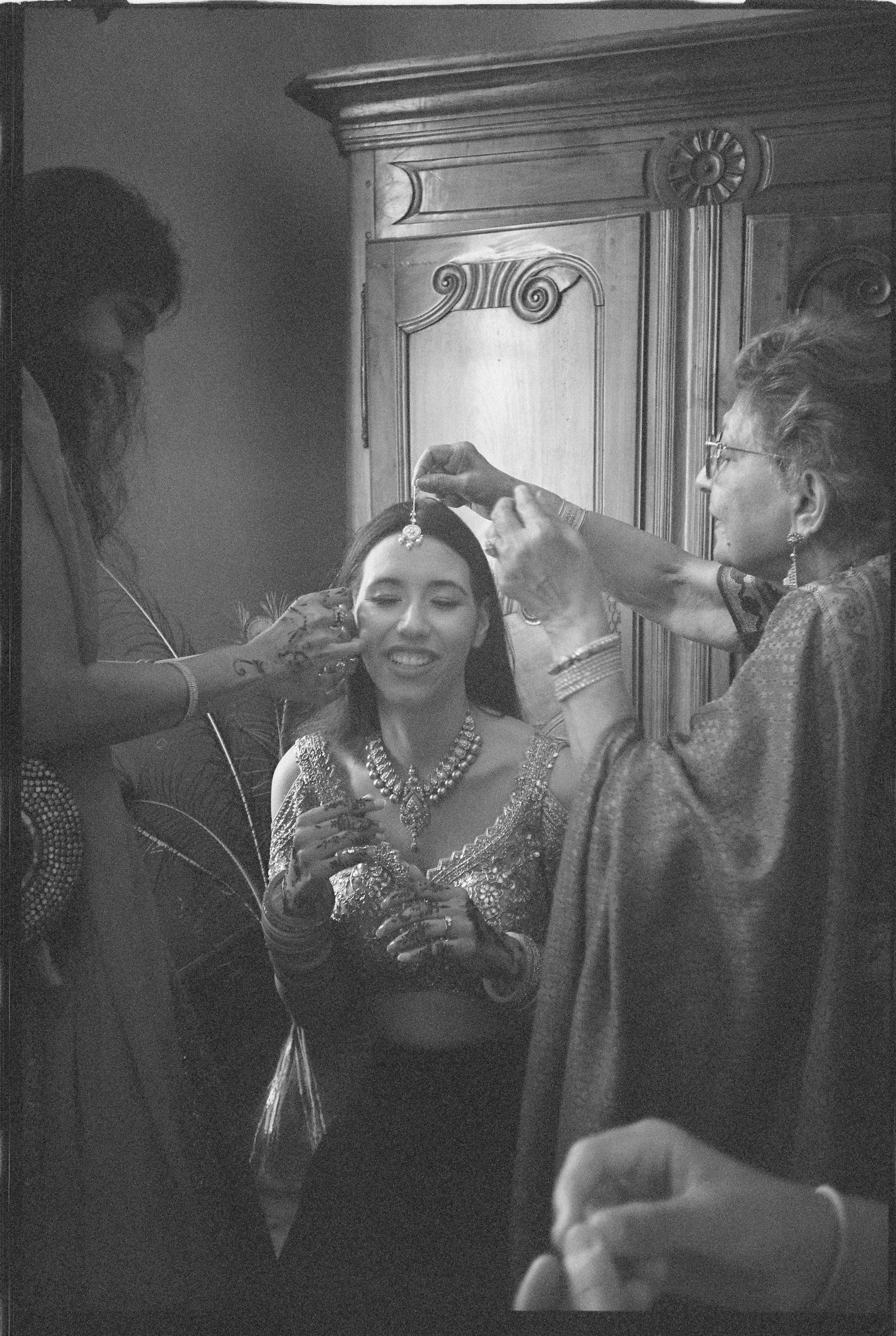 Wedding in a French Château | Destination Wedding Photography. Wedding photographer in Italy