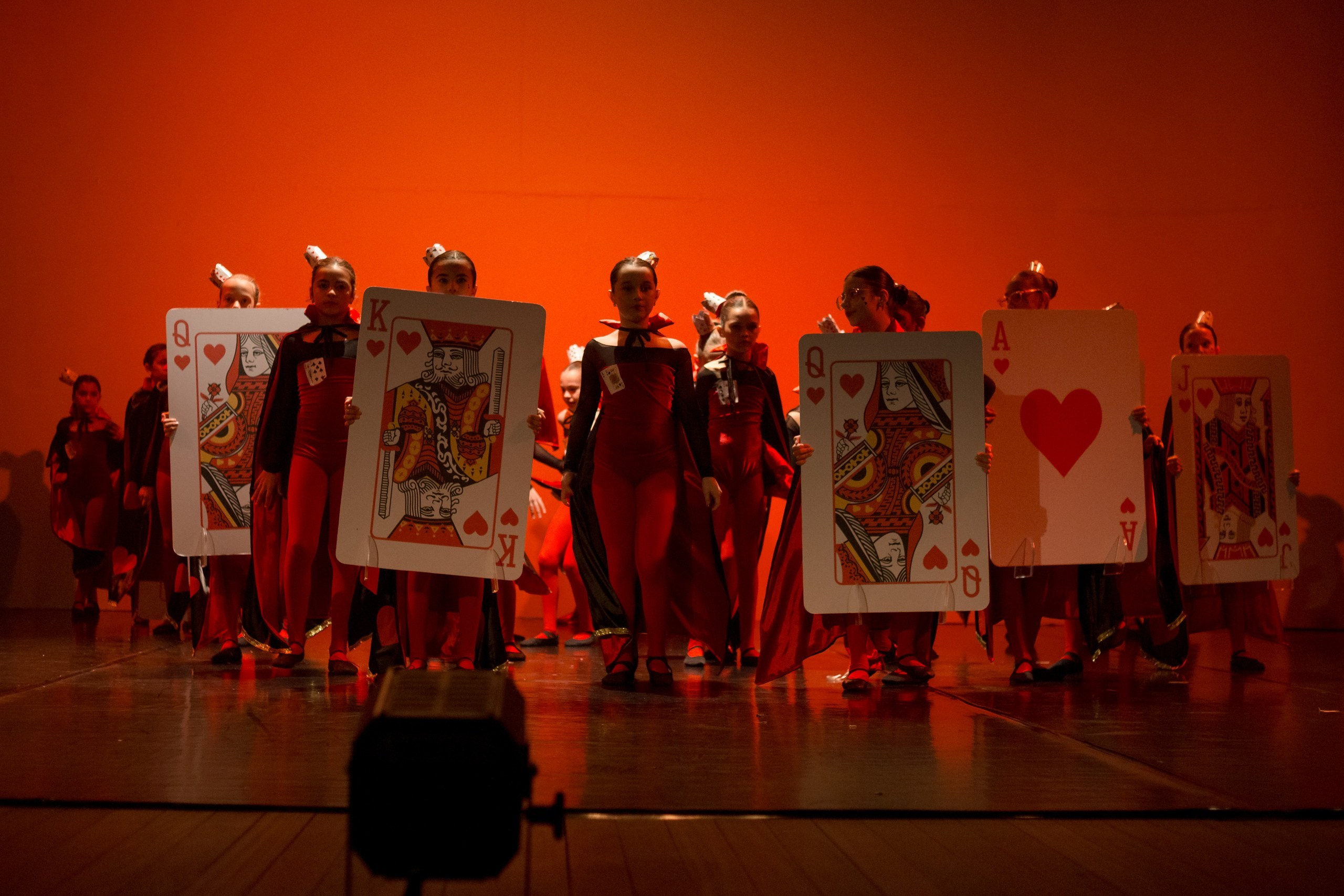 Espetáculo Teatral Alice no País das Maravilhas — Recriarte