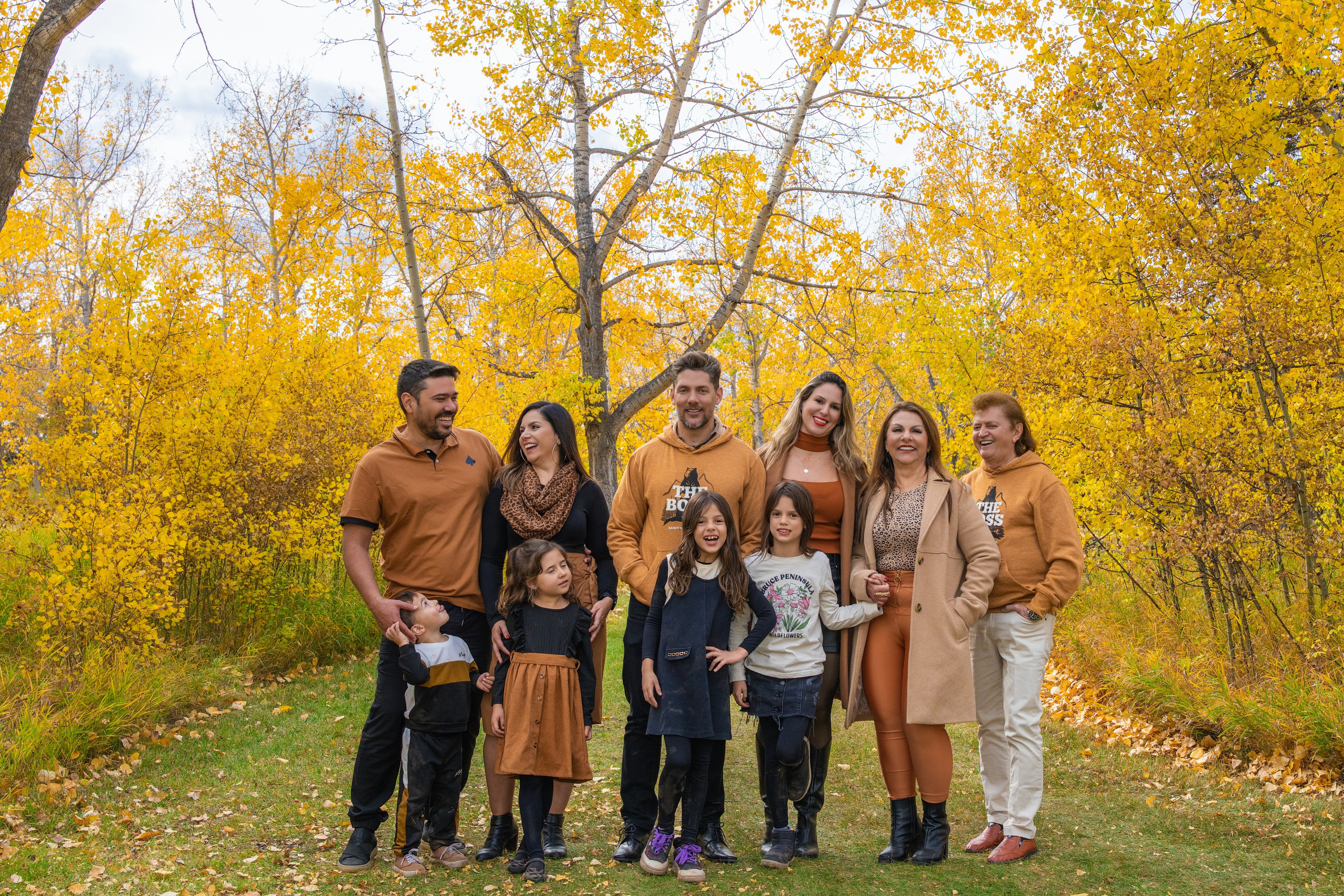 Ariana’s Family. Carlos Lima Photography — Photographer in Calgary