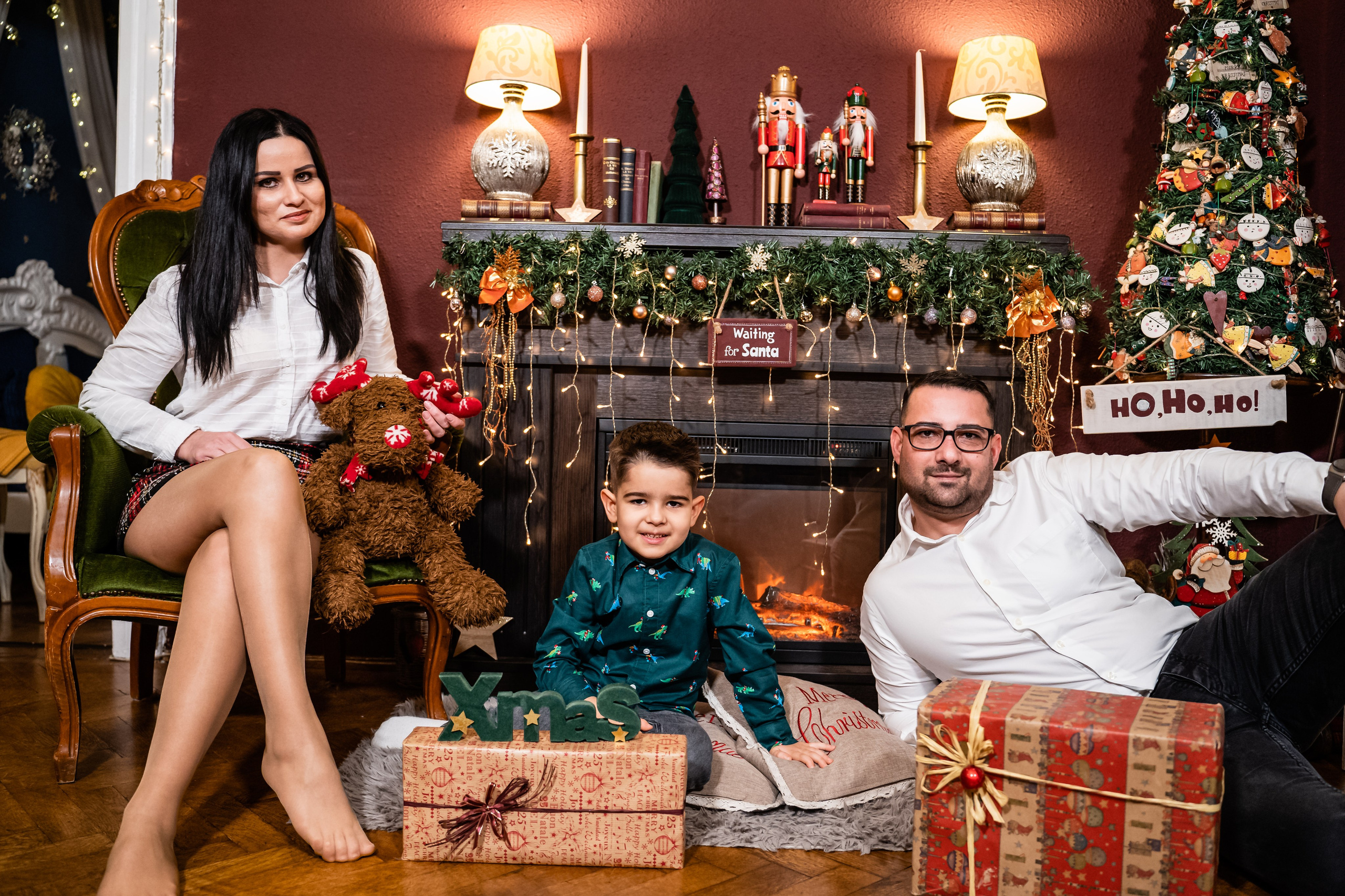 Matei and family. Acasă