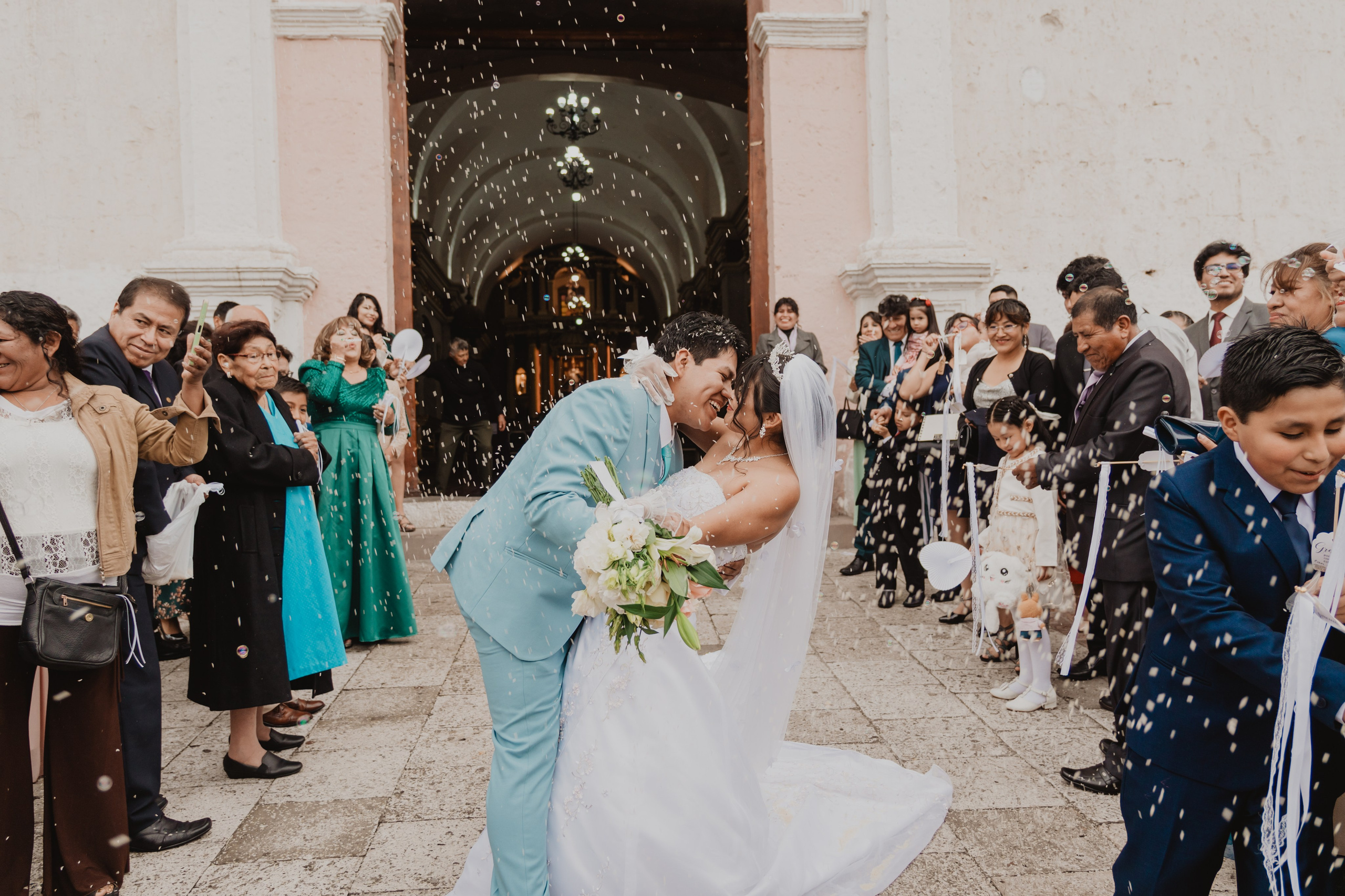 STEISY + EMMANUEL | BODA RELIGIOSA. Studio KVTA | Fotografía y Video de Bodas en Arequipa