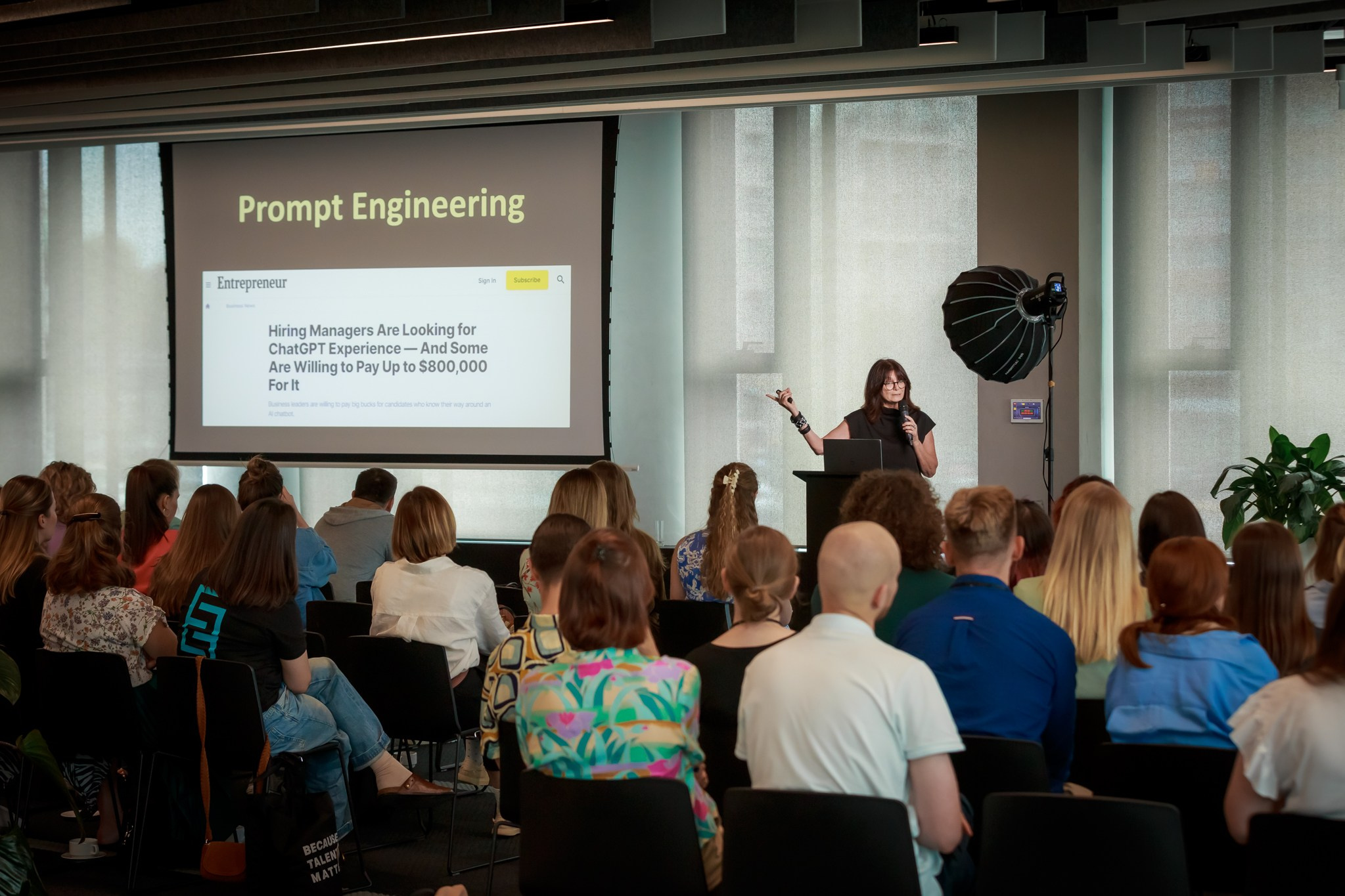 WYDARZENIA BIZNESOWE. Fotograf w Warszawie-Konstantin Golubev