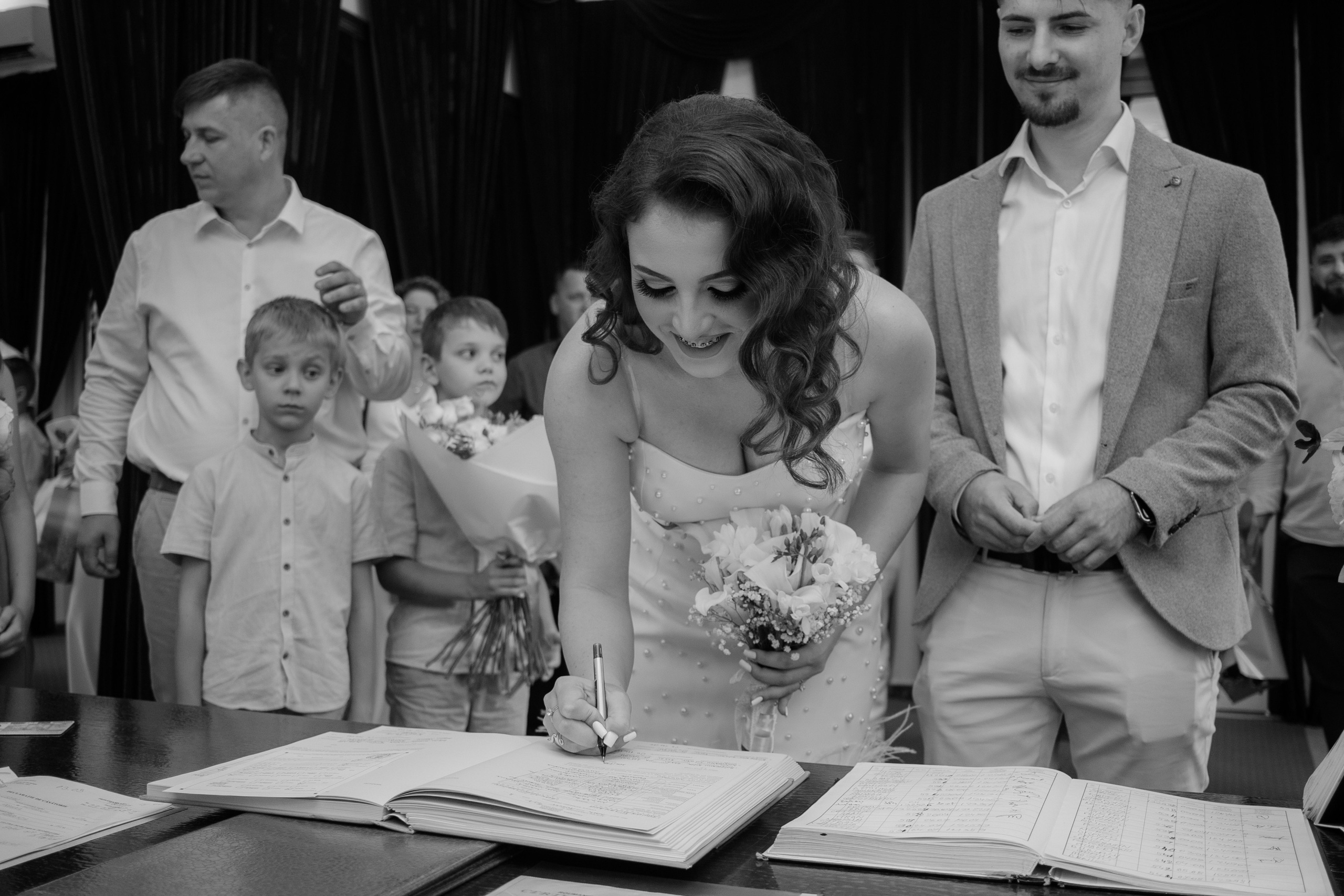 Ana & Mihai. Fotograf si videograf — evenimente si studio