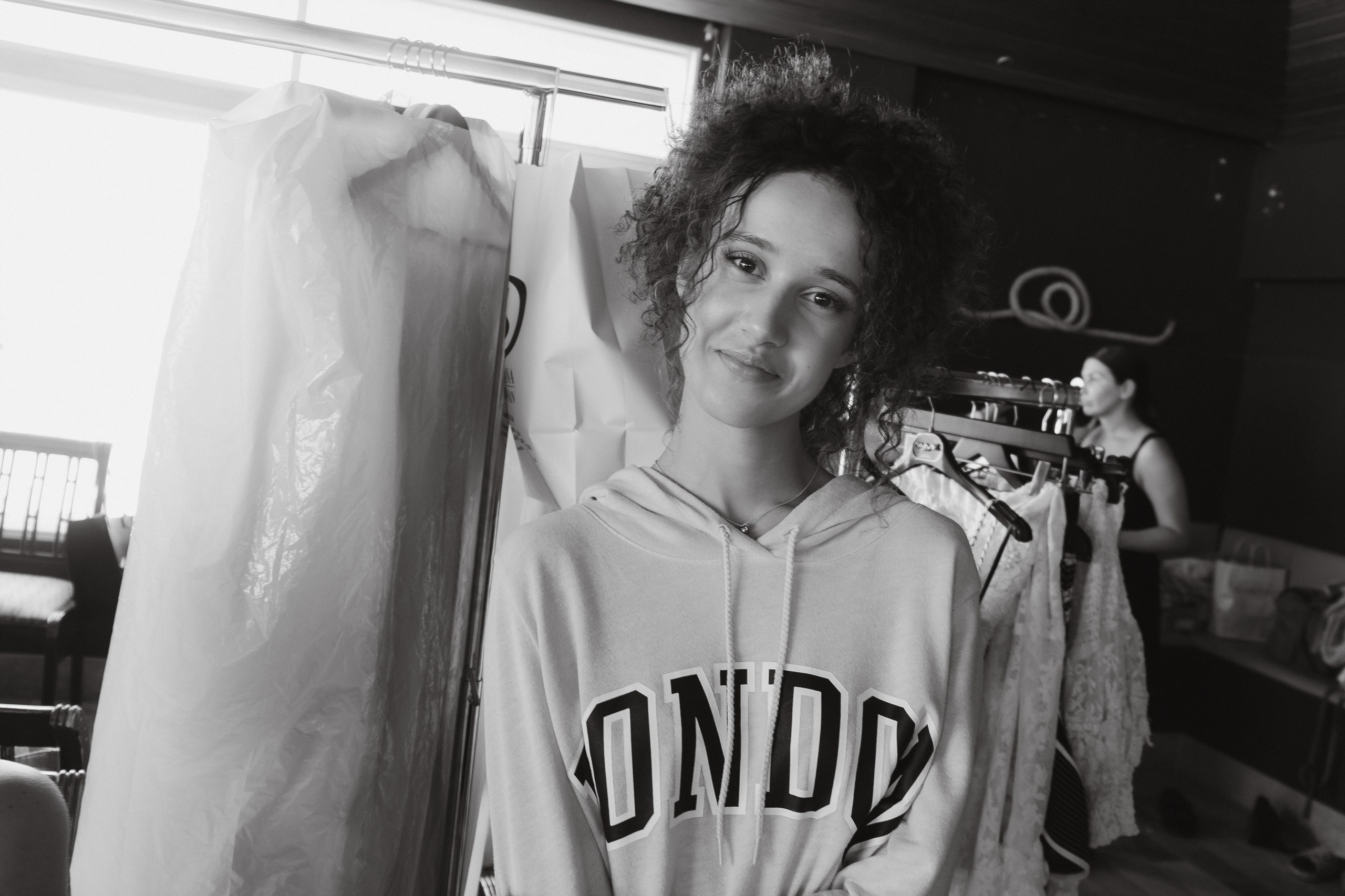 Preparación del backstage de una marca en un desfile de moda en Torrevieja — Fotógrafo de backstage Andrey Lukovnikov