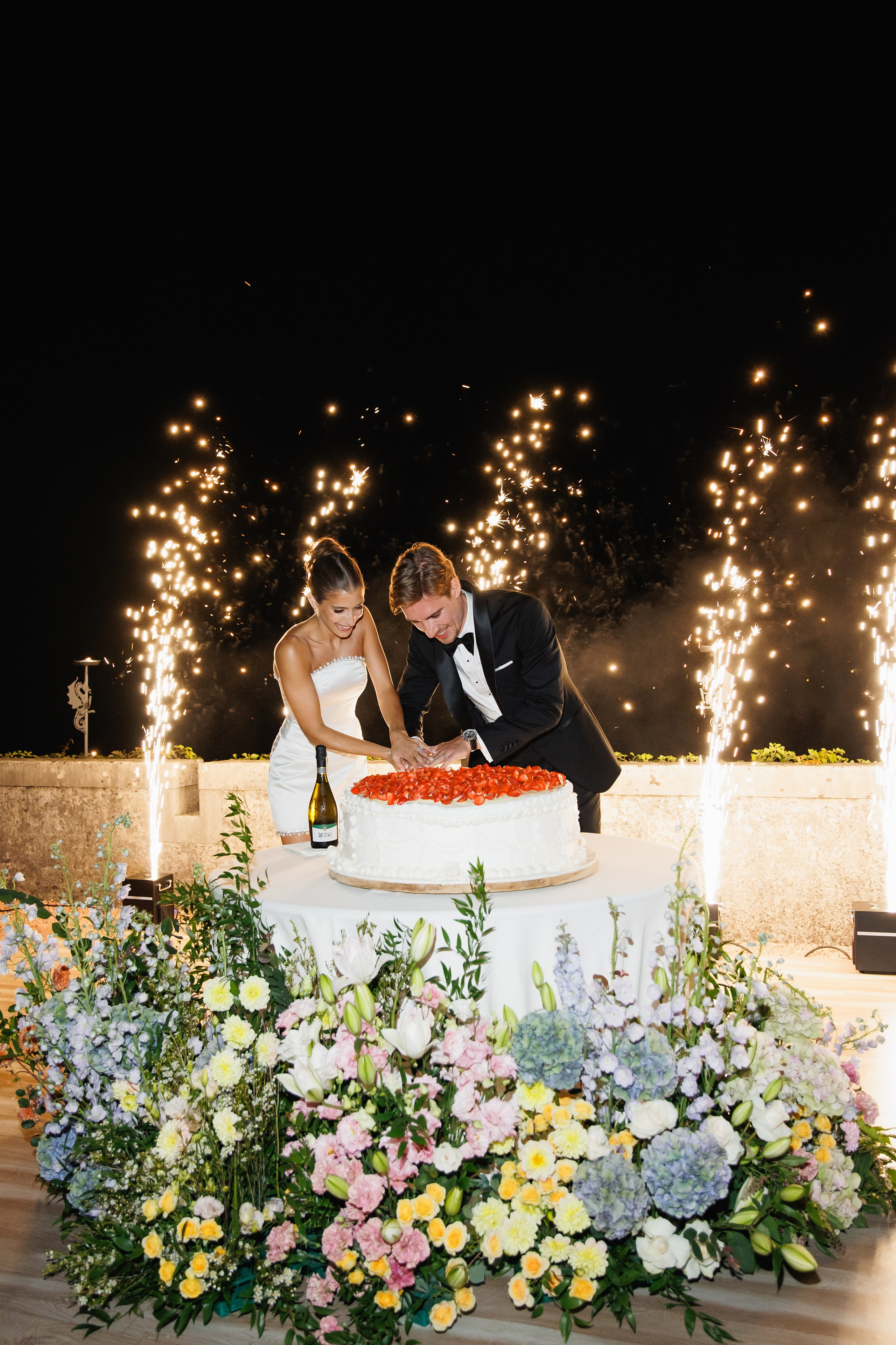 Wedding Photographer Lake Maggiore Como Italy. Wedding Photographer Rome Tuscany Como Sicily Puglia Amalfy Italy- Oksana Savenchuk