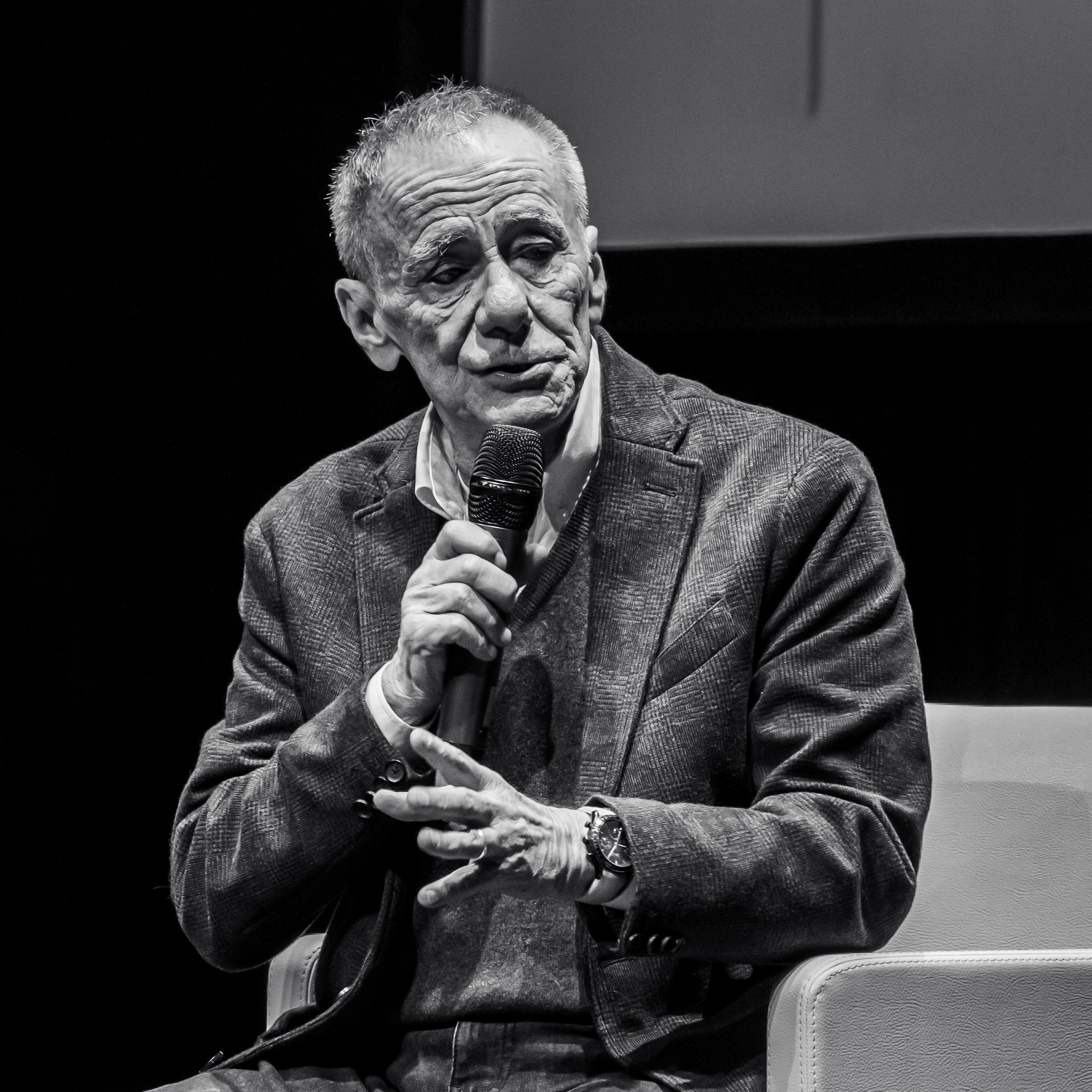 Roberto Vecchioni Teatro Alba. “Gianmaria Coscia fotografo per passione”