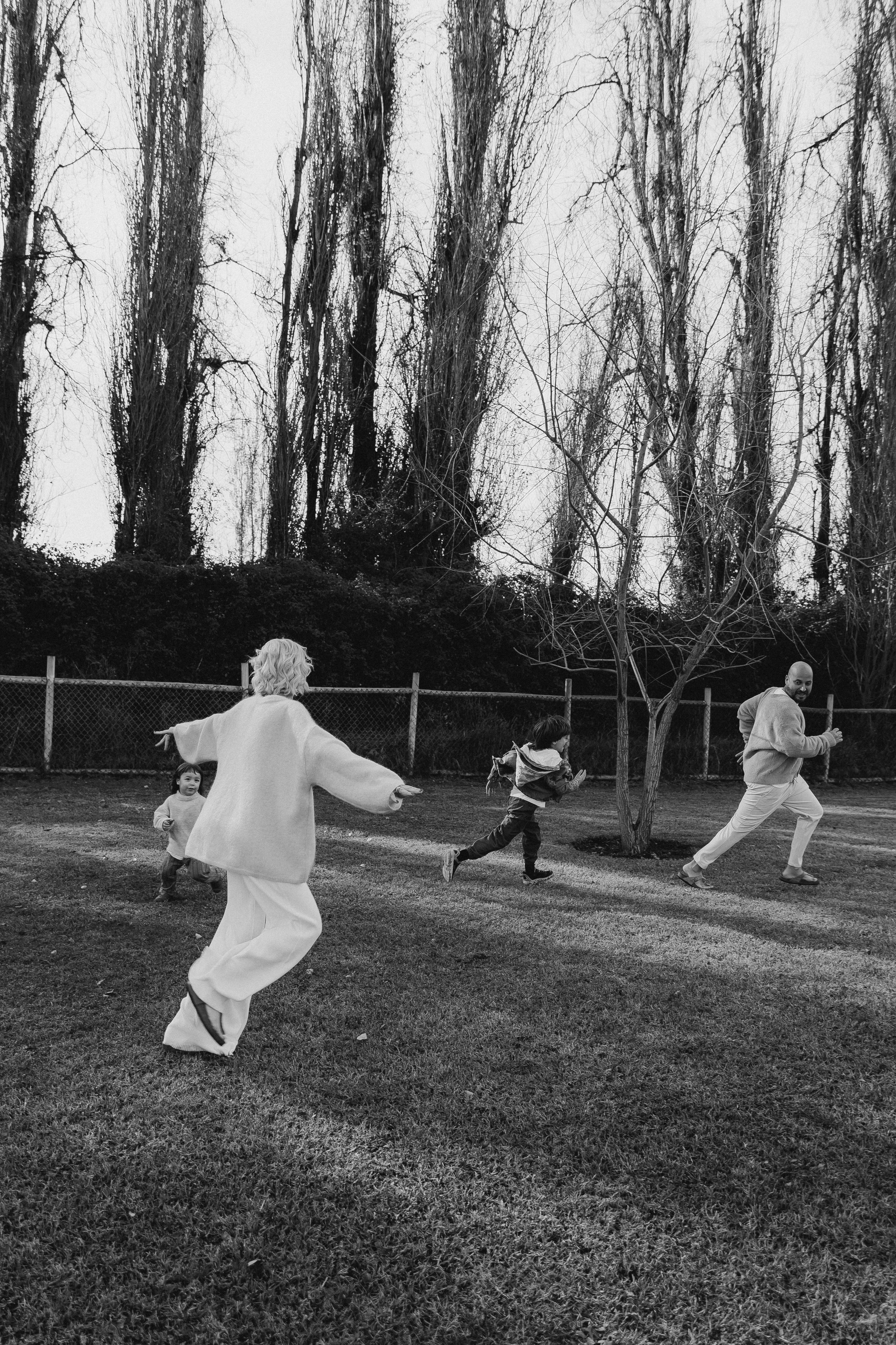 Sesión de fotos familiar en casa — Momentos reales y acogedores. Photographer in Santiago, Chile Anna Almazova