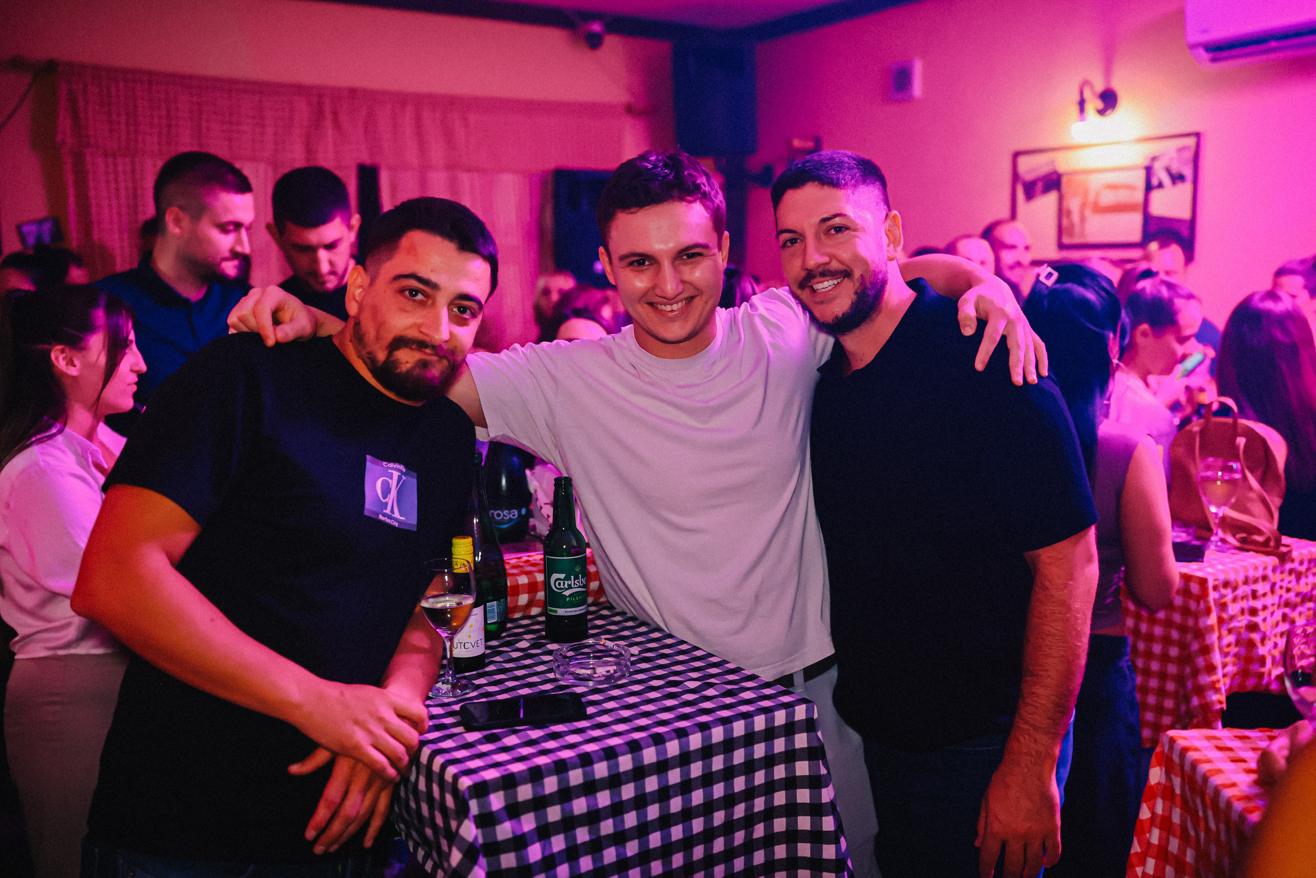 Zurke 90tih — Kafana Gradska Biblioteka. Foto Simic Jagodina