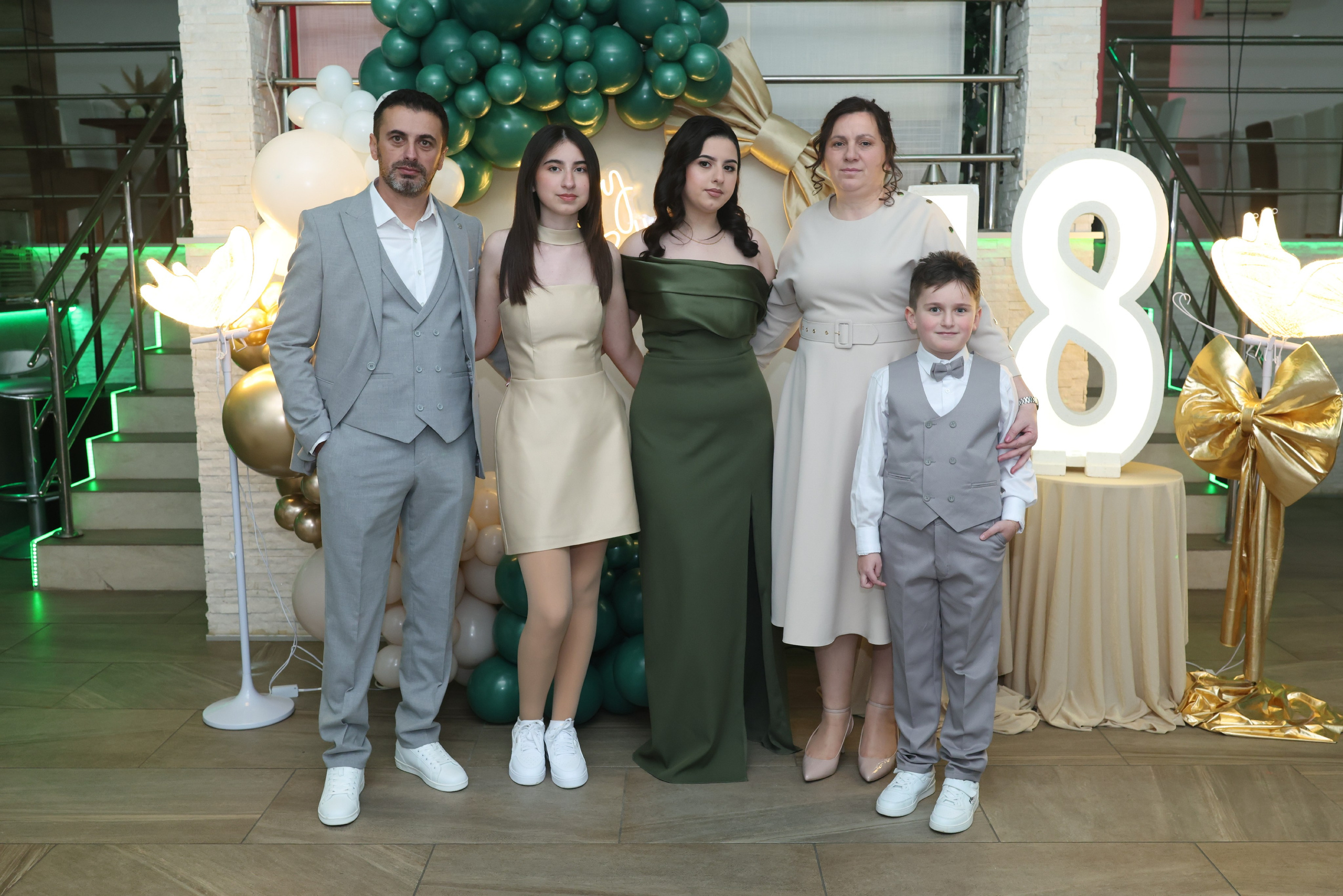 Sarin 18ti rođendan. Foto Simic Jagodina