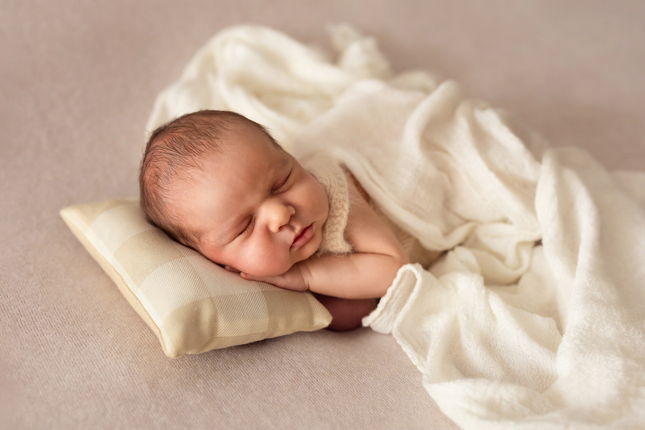 Nounascuti. Fotograf de familie la Ungheni și Reggio-Emilia, Alessia Slivca