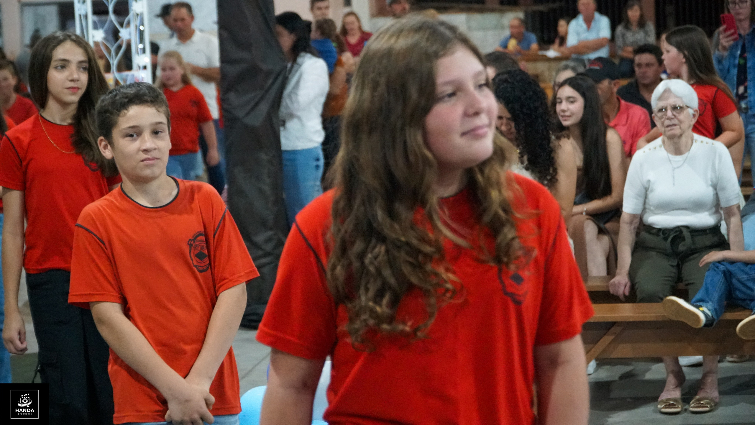 Noite autógrafos colégio Aurélio Buarque de Holanda. Handa Produções