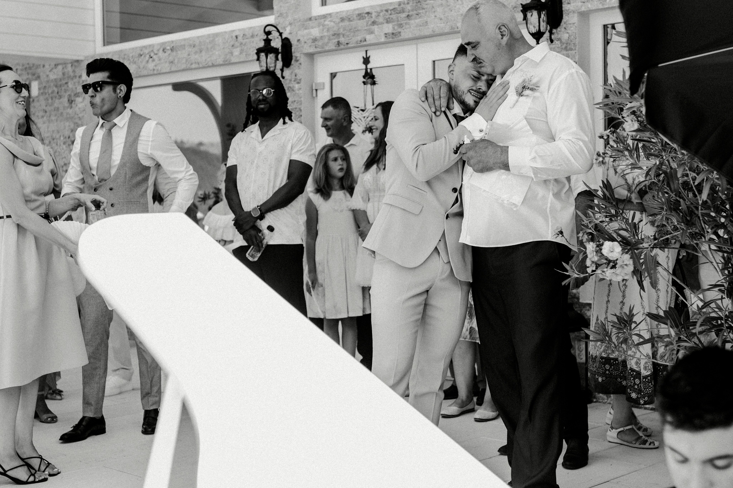 Larisa & Cosmin. Fotograf si Videograf | Nuntă-Botez