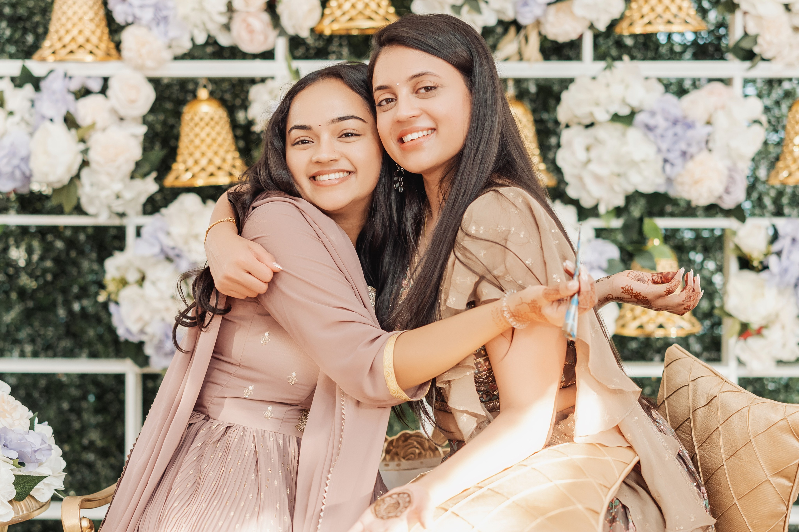 Darshil & Shailja. Wedding Photographer & Cinematographer studios