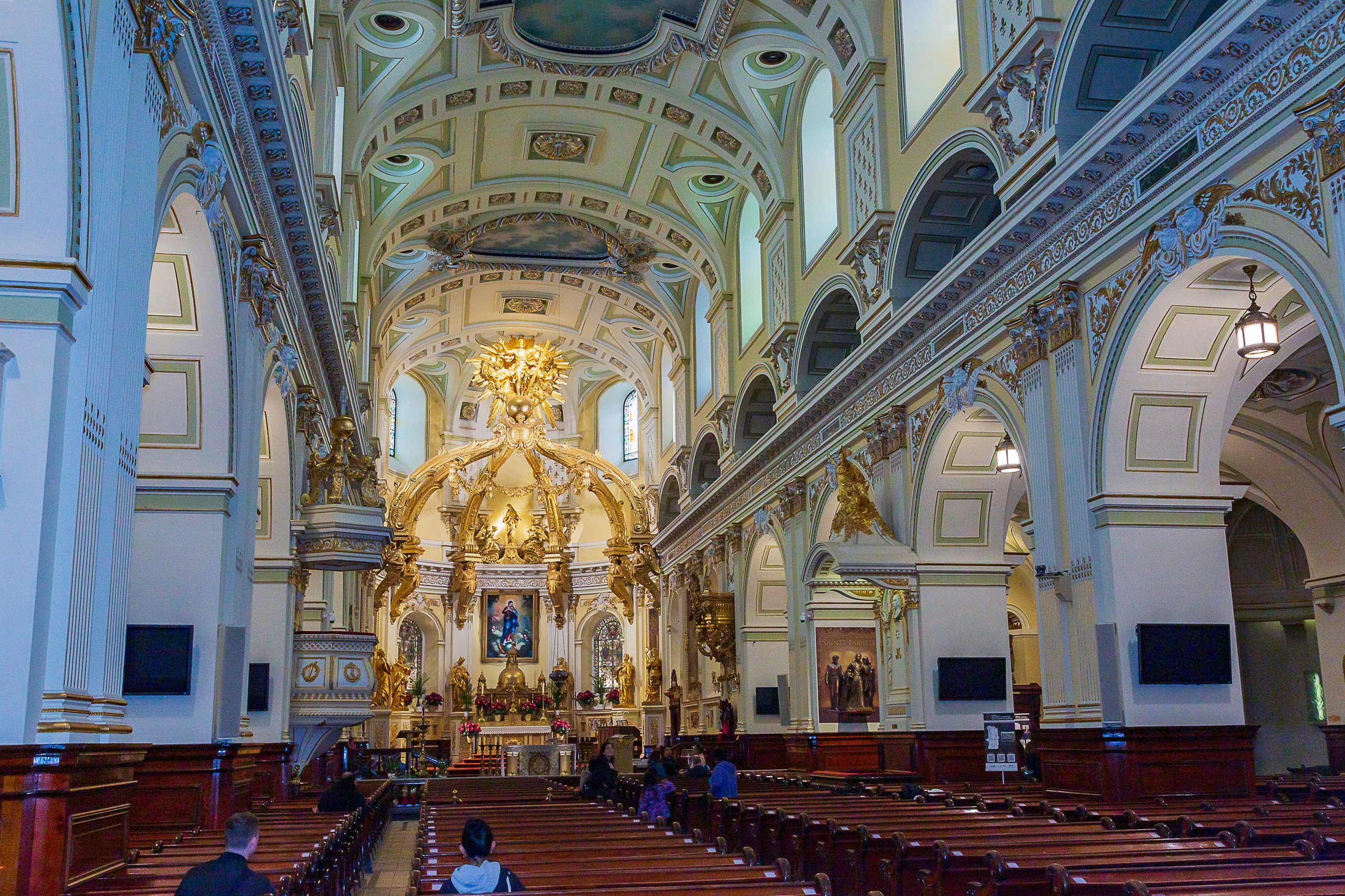 Sainte Anne de Beaupre et Quebec. Studioplaza8