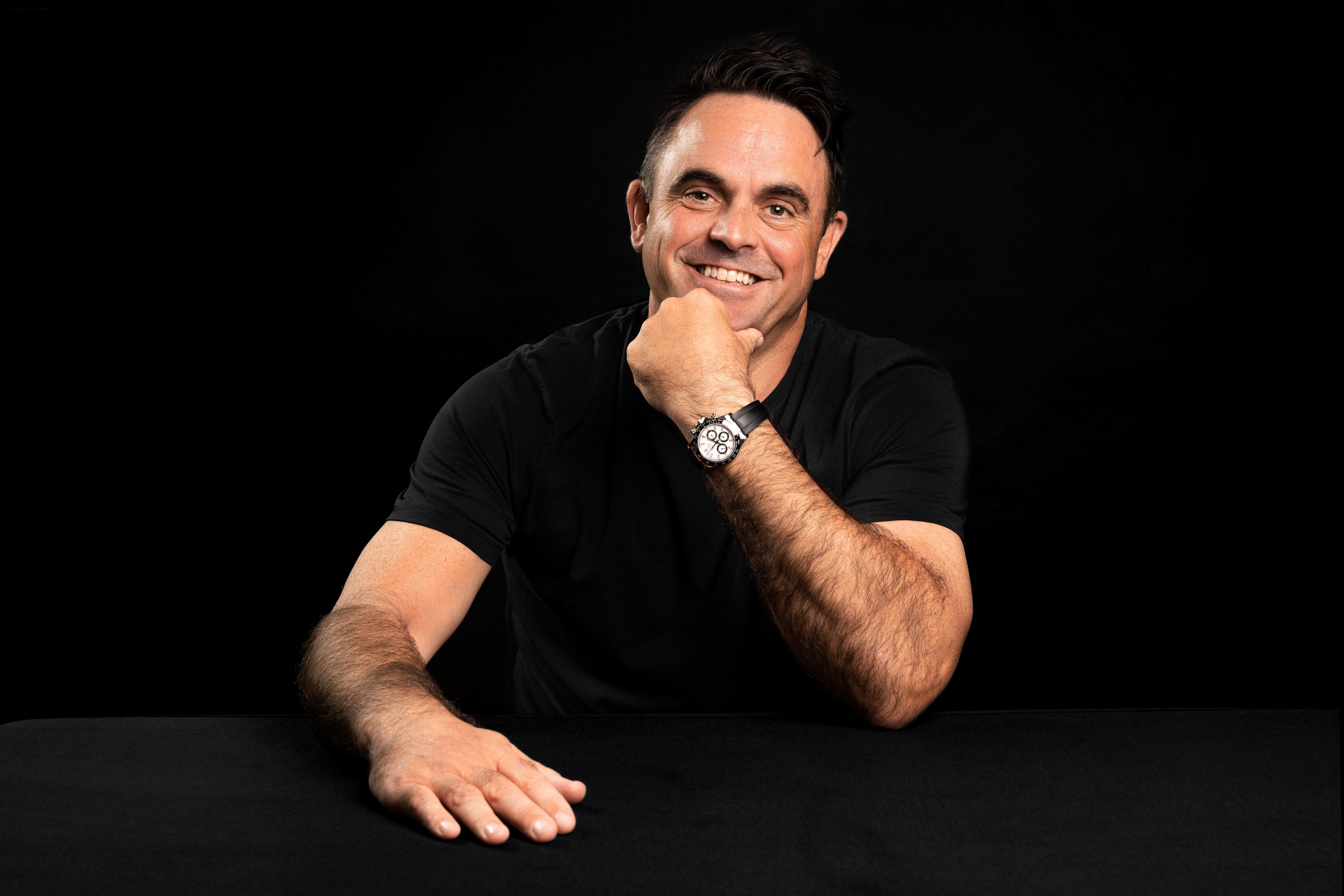 BUSINESS PORTRAIT. Photo and video production. Editing & retouching services. Training