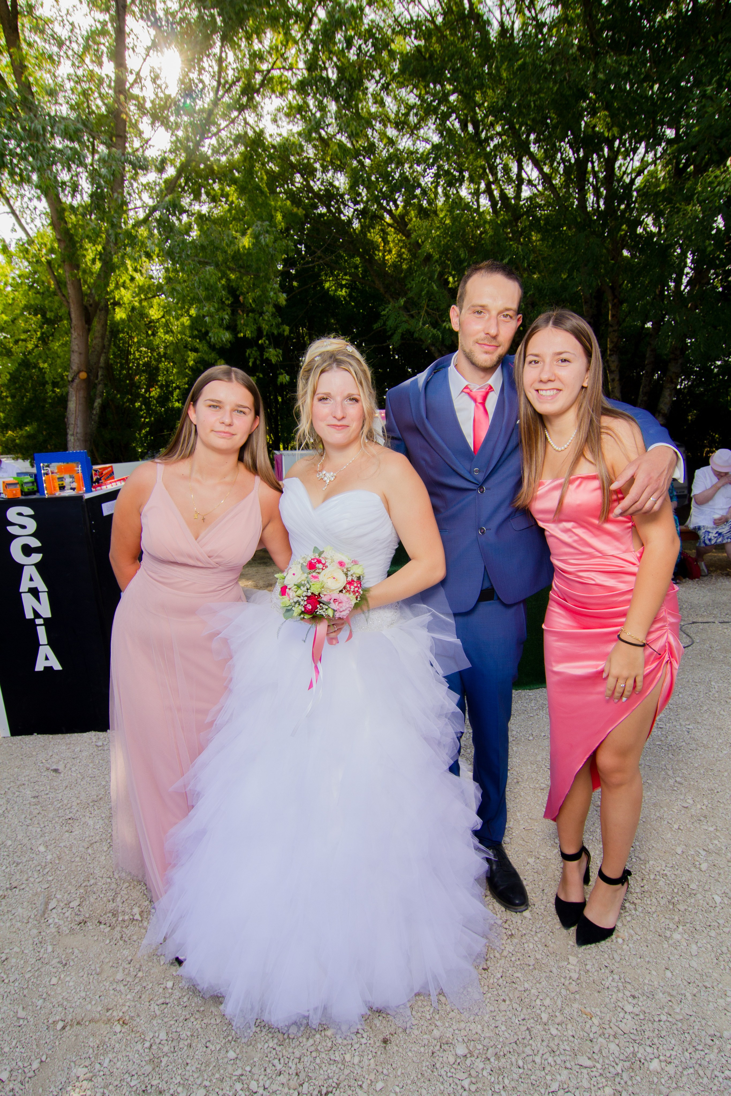 Julie & Denis | Mariage style Scania. Photo studio “Partage ton bonheur” — Family photographer near Châtellerault, Poitiers, and Tours