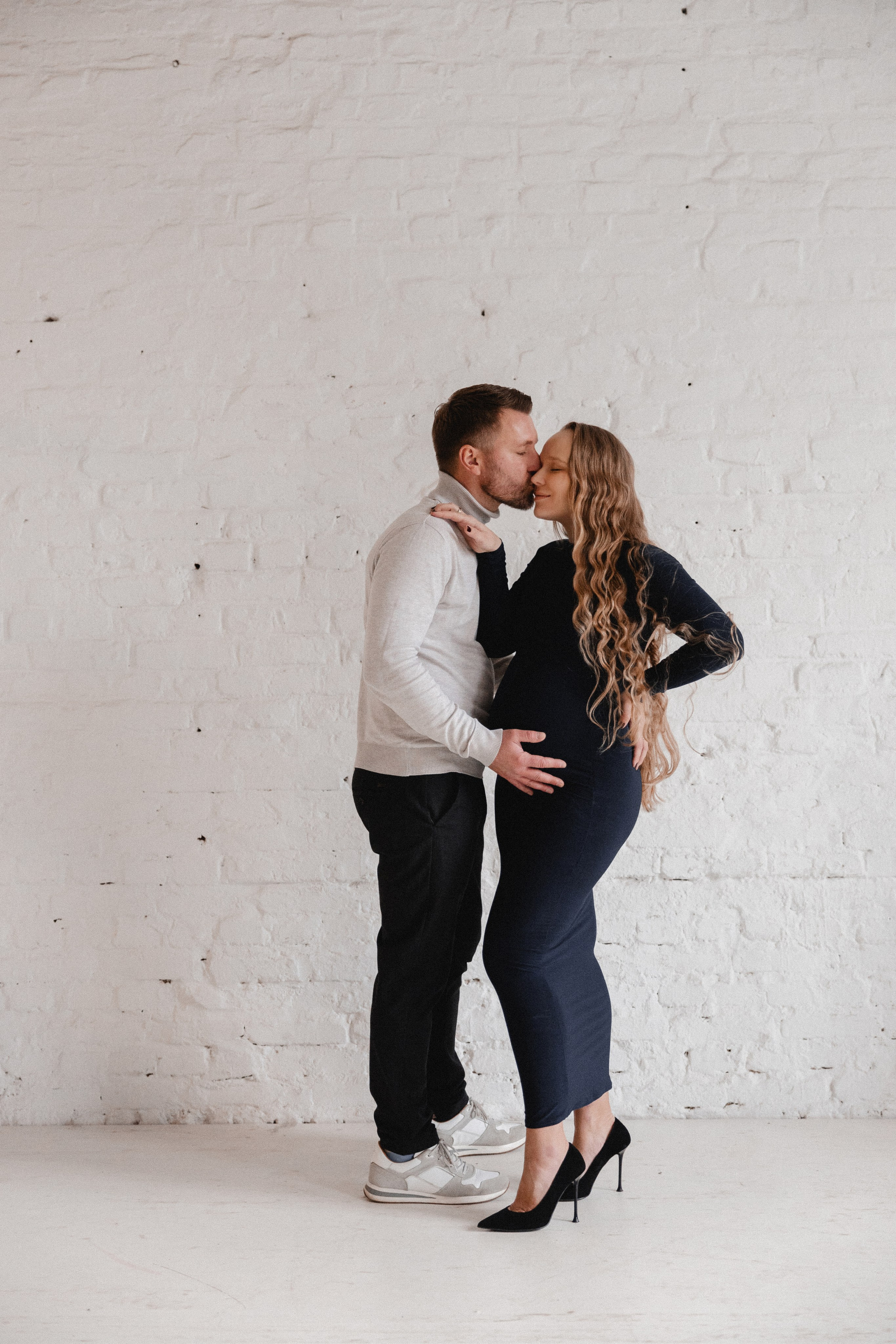 Babybauch Shooting im Fotostudio | Schwangerschaftsfotos in Bochum. Hochzeitsfotografin Bochum | Halyna Reiche Fotografie NRW