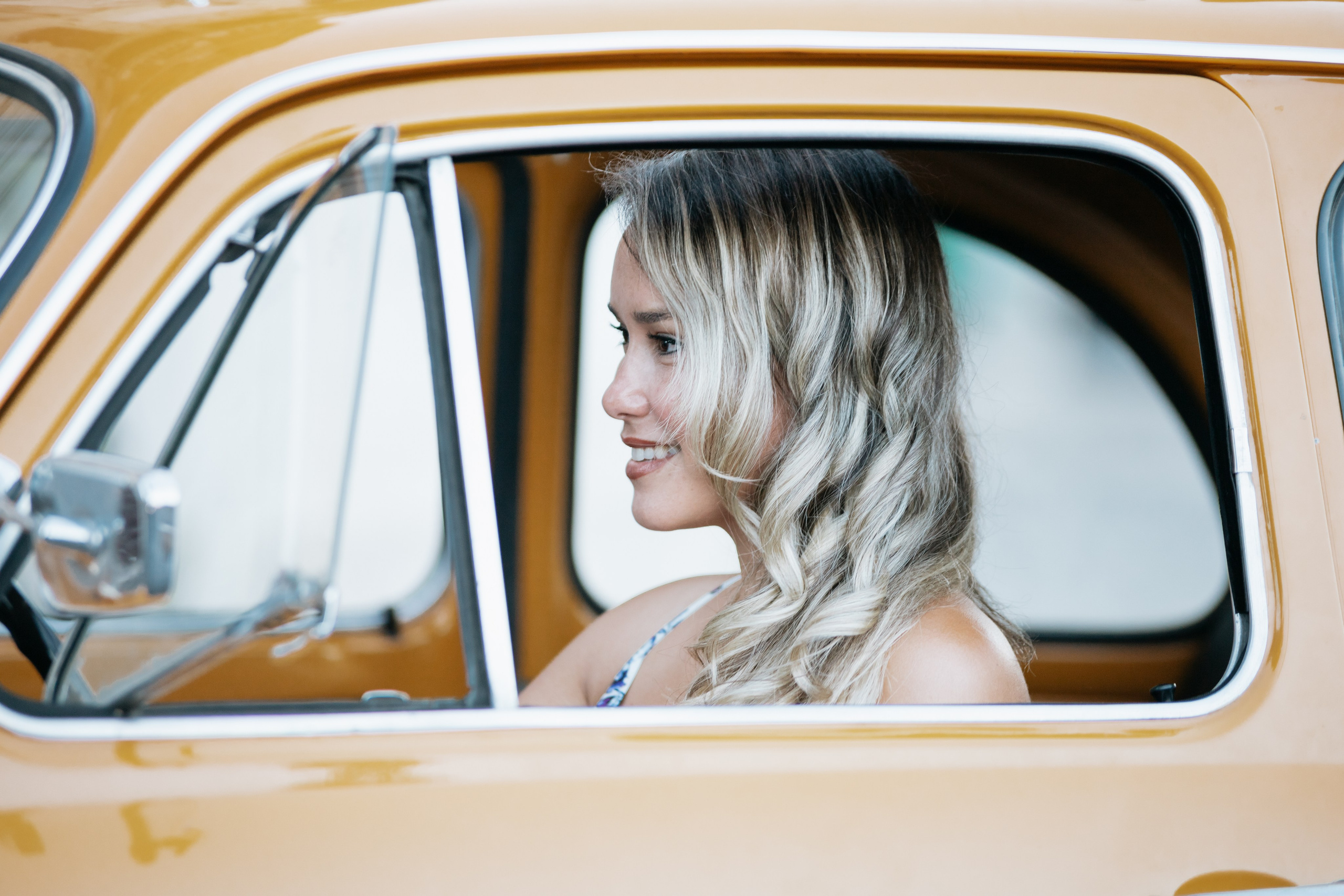 Fiat 500 and Vespa. Photographer in Rome