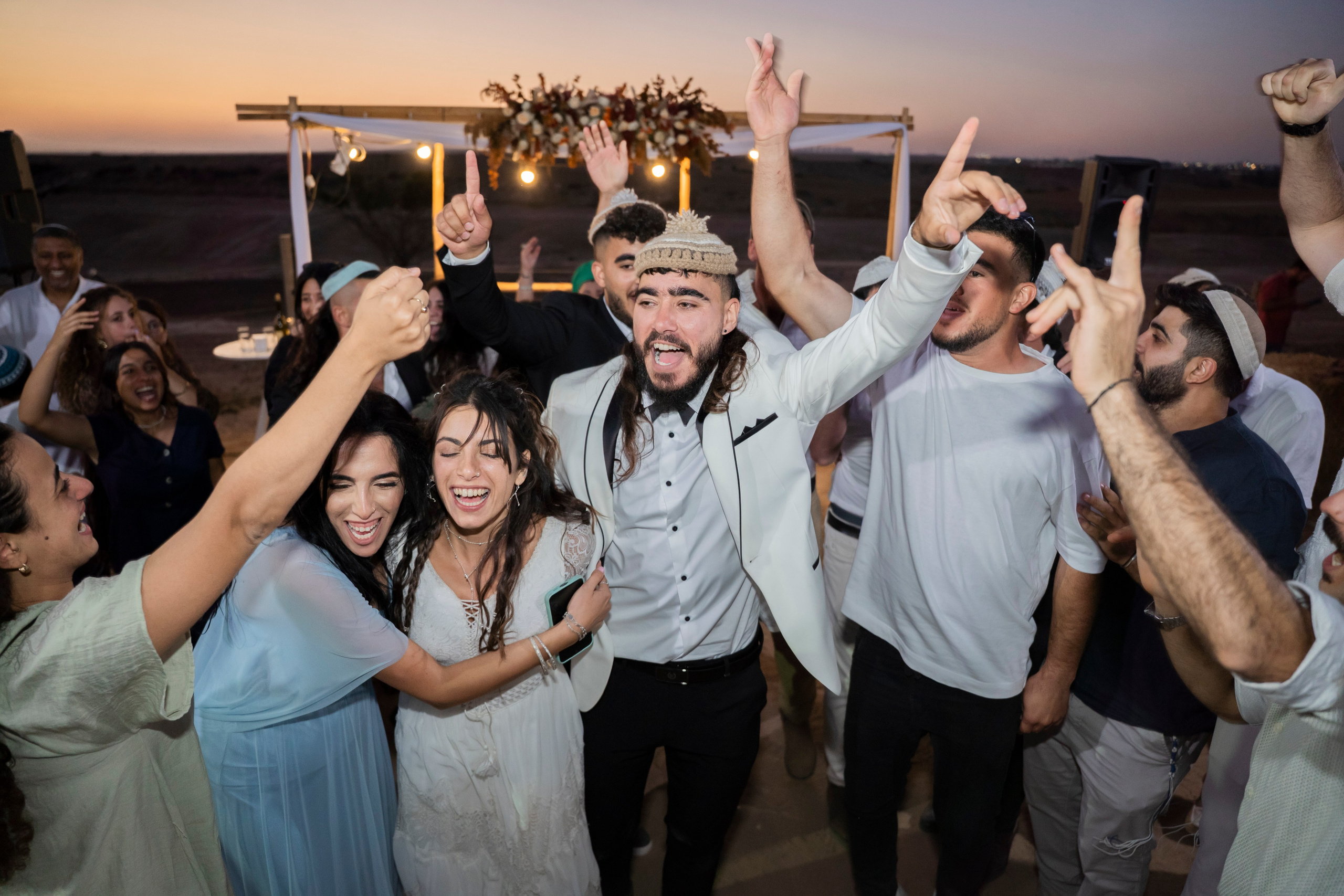 אביה ואחיה. יוסף מזרחי צילום חתונה, ברית וזוגיות. צלם מקצועי שאוהב להוציא אתכם הכי יפים ברגעים הכי מרגשים