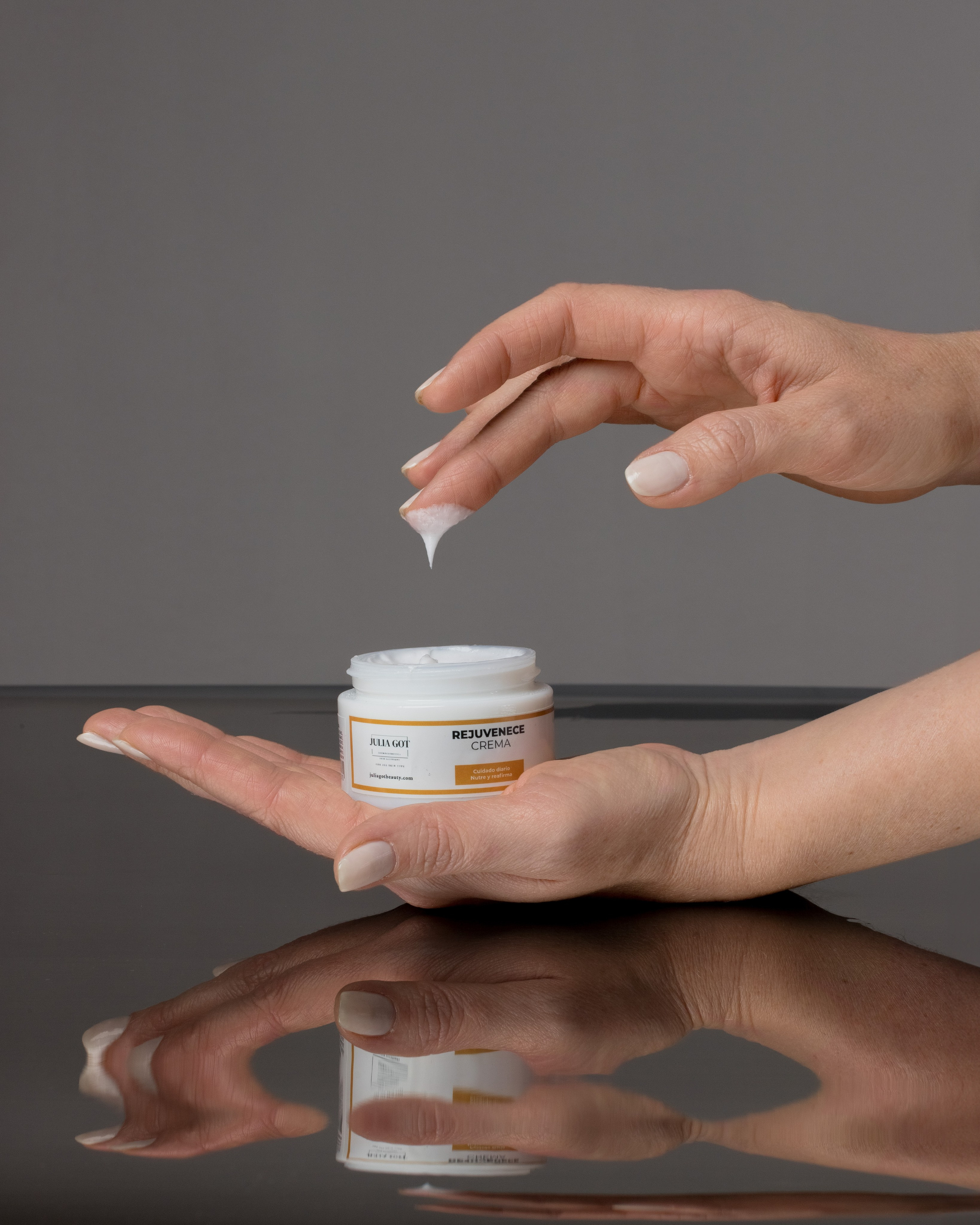 CREMAS, COSMETICA. Fotografía de Embarazo, Familia e Infantil en Almería Elena Espig