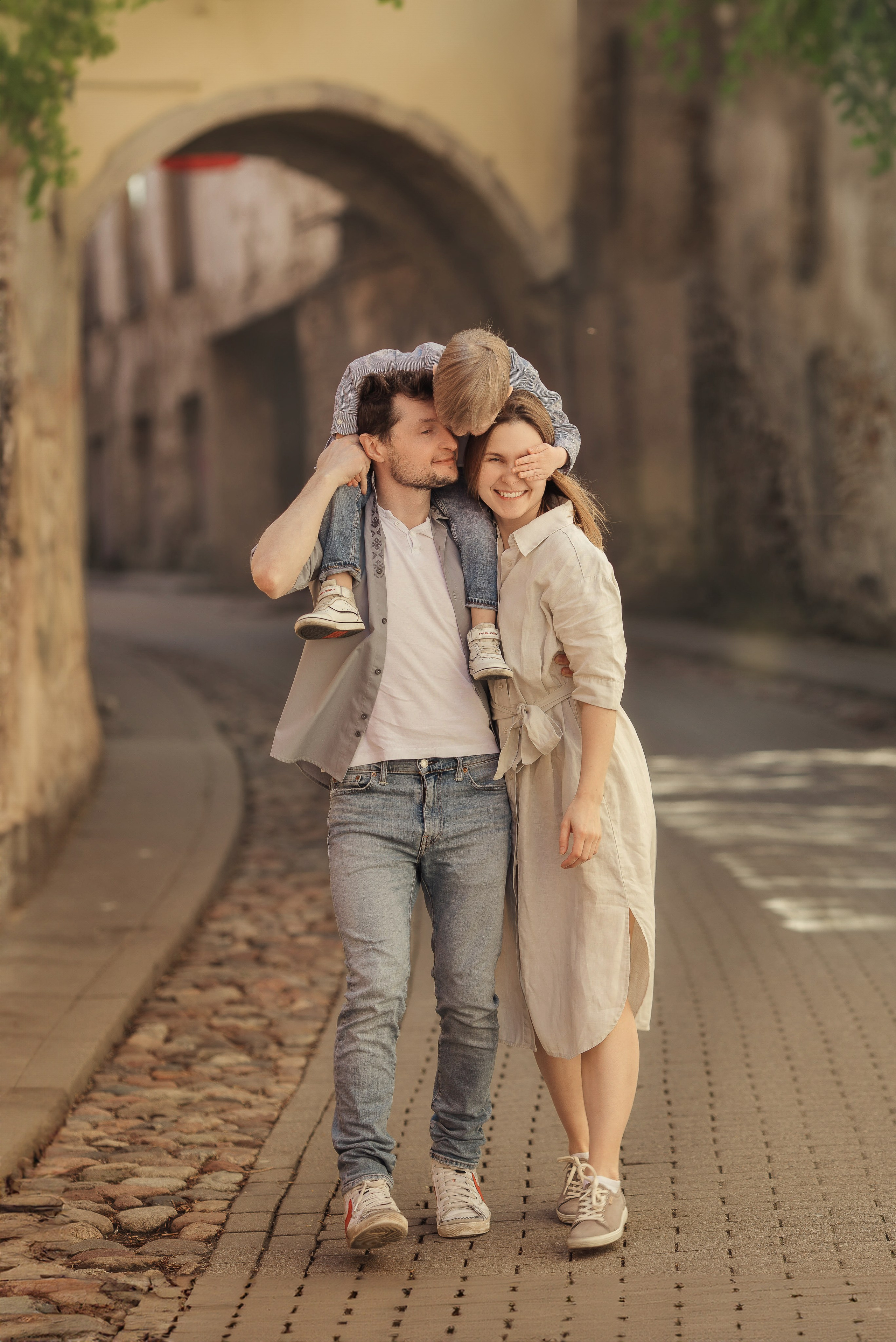 Семейная прогулка по старому городу в Вильнюсе. Семейный и детский фотограф в Вильнюсе Светлана Наумова