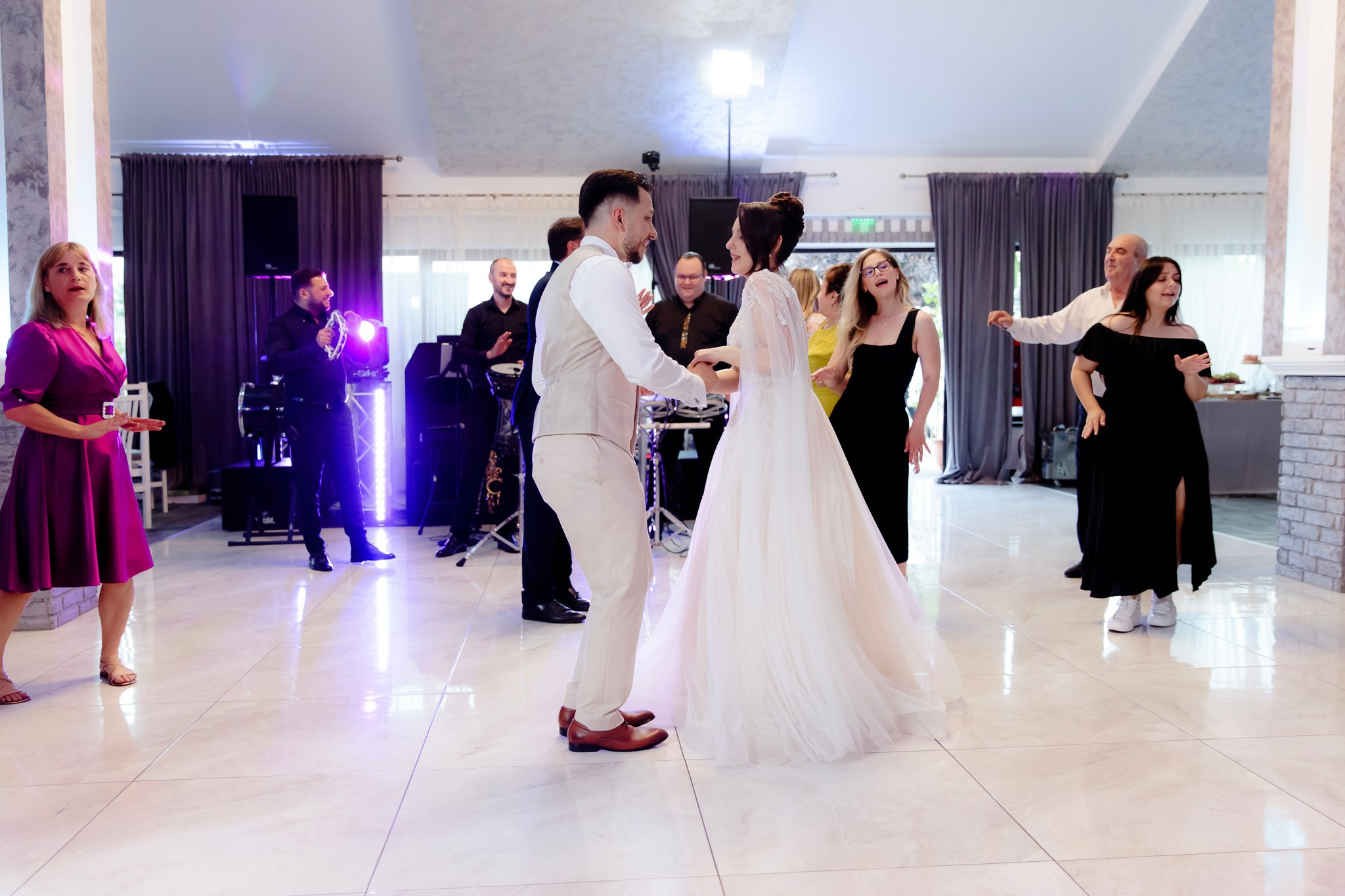 Ioana & Ionuț | Nuntă de poveste la Păstrăvăria Poiana din Mălini județul Suceava. Servicii foto-video profesionale, pentru momente de neuitat