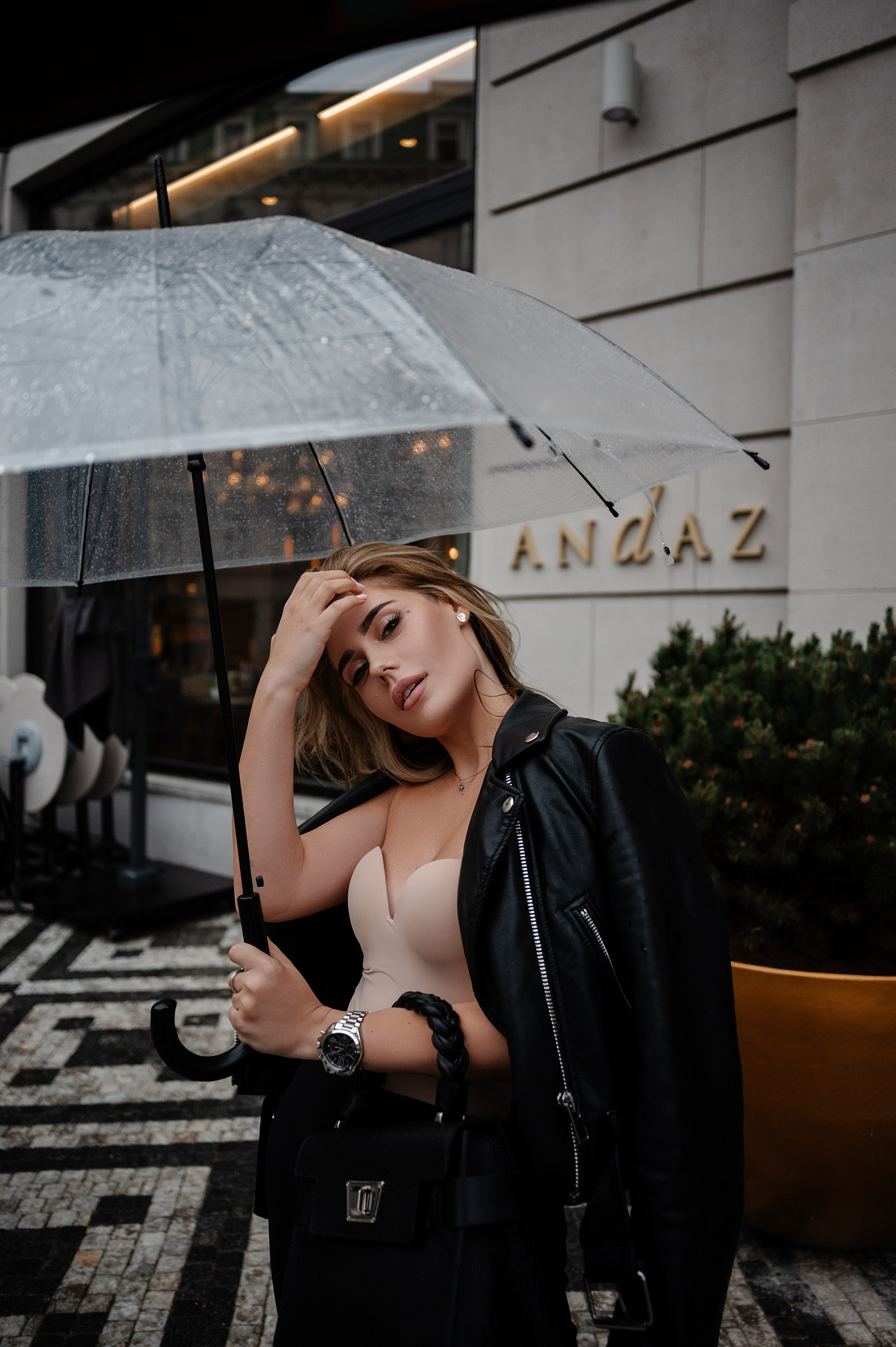 Vayda. ANNA-MARIA PHOTO CONTENT CREATOR — фотограф, эстет, художник и визуальный эксперт в Instagram, работающий в Праге