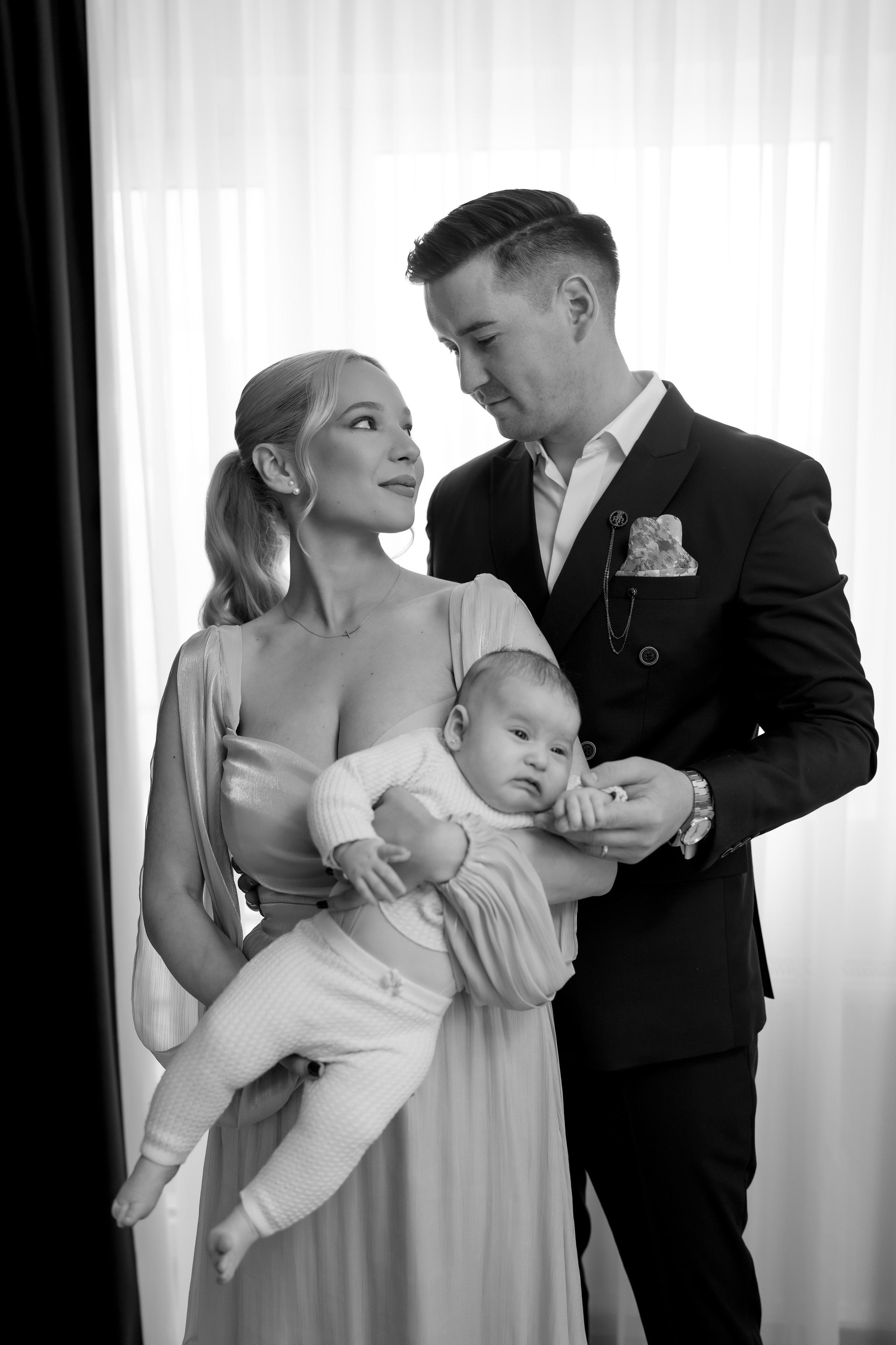 Ilinca. Mark Fazakas — Wedding Photographer