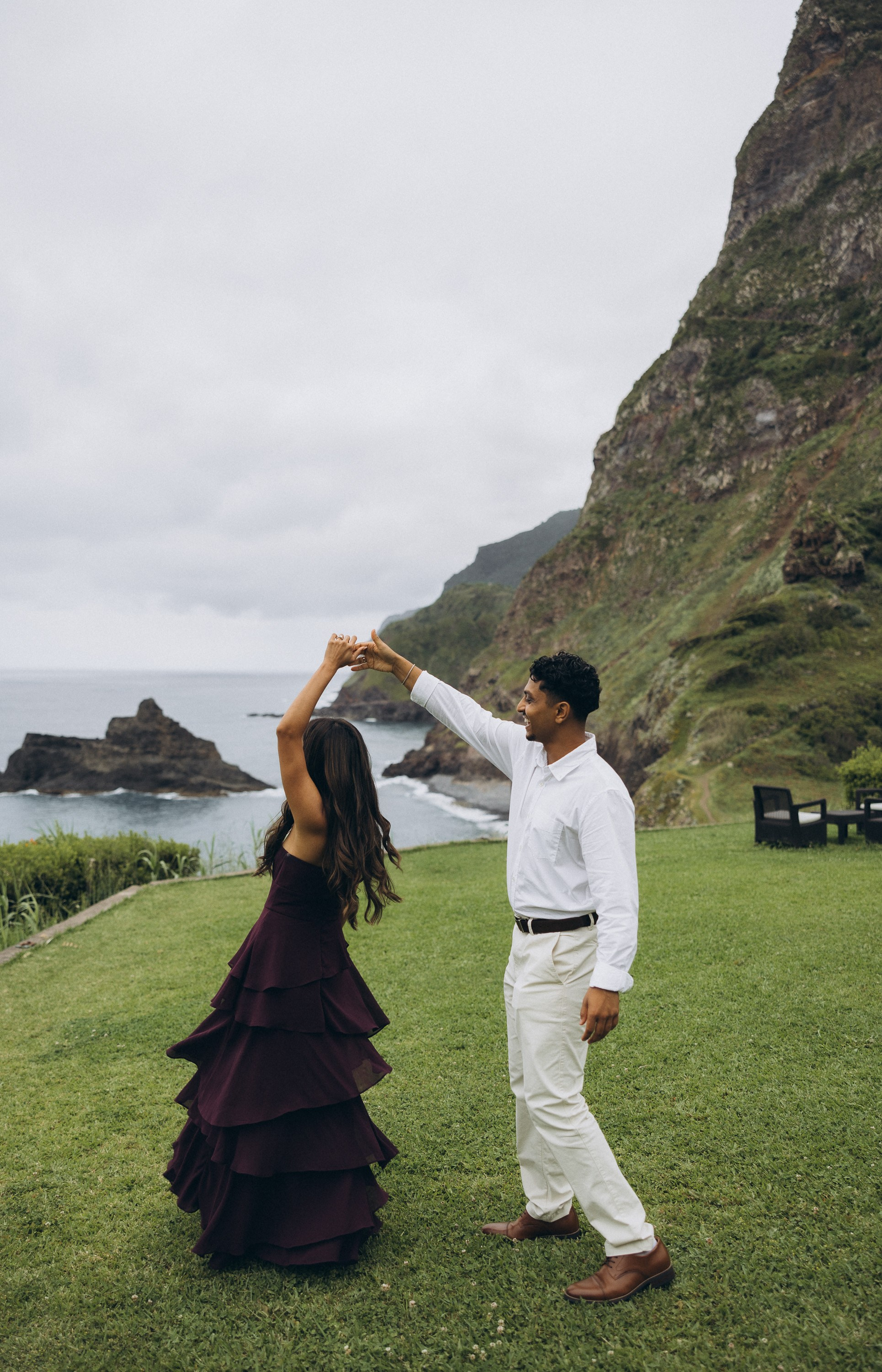 Hidden spot proposal in Boa Ventura with ocean and cliffs.
