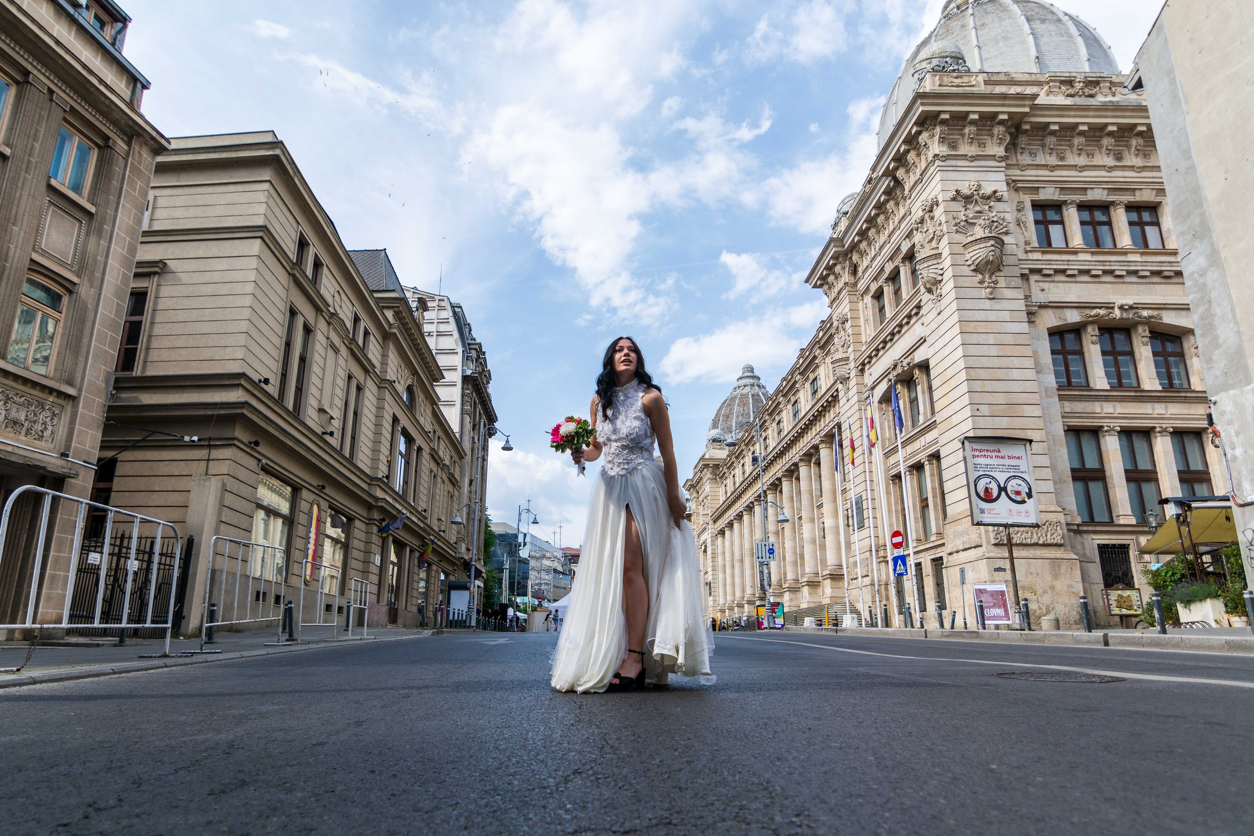 trash the dress bucharest, love the dress romania, wedding photoshoot urban, fine art wedding photography, fearless bridal session.