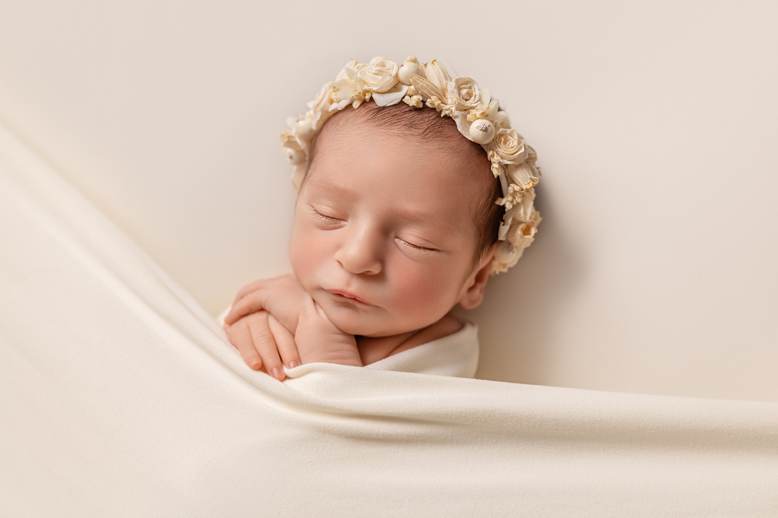 Newborn Classic. Mary Newborn Photo