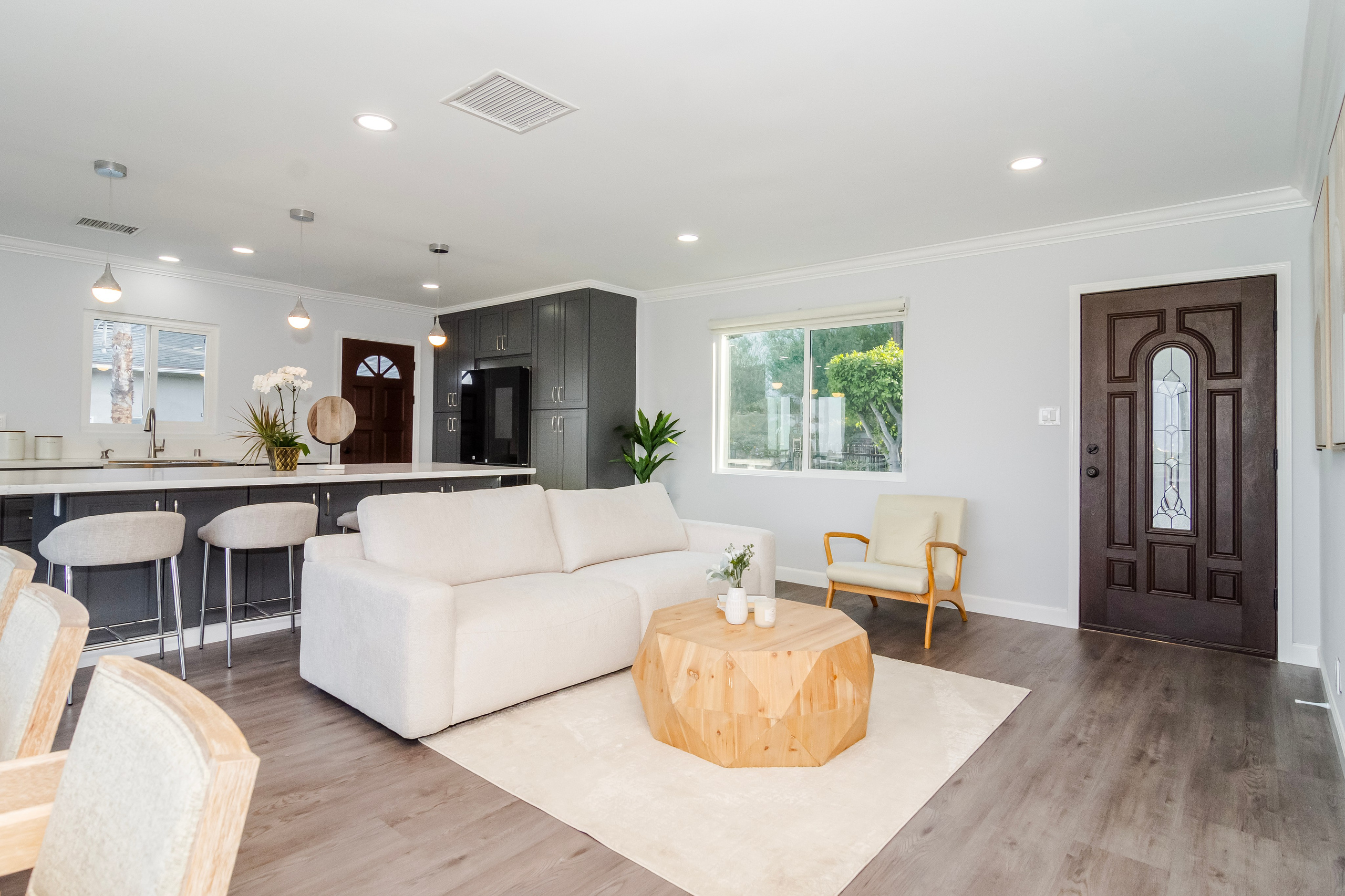 Real Estate Media. Professional portrait photographer in Los Angeles | Axenia Haritonova