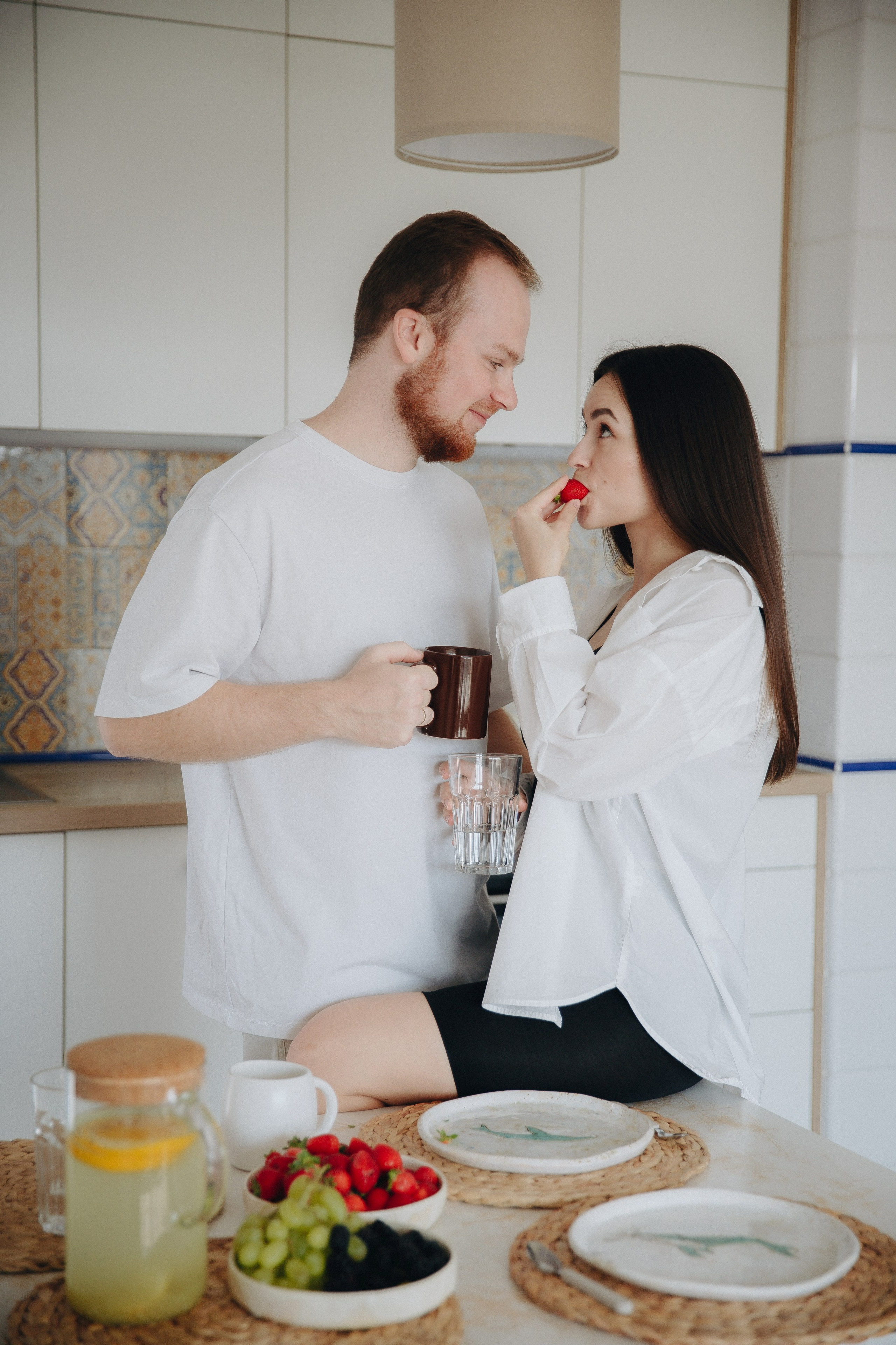 Anna+Andrew | At-home session. Photographer in Los Angeles. Julia Ishmuratova